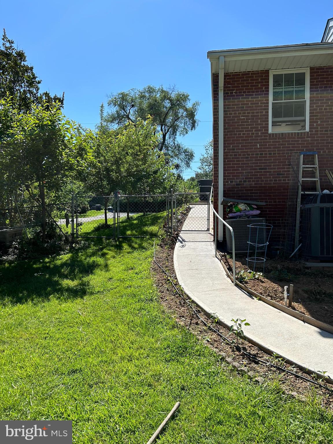 FAIRFAX ACRES - Residential Lease