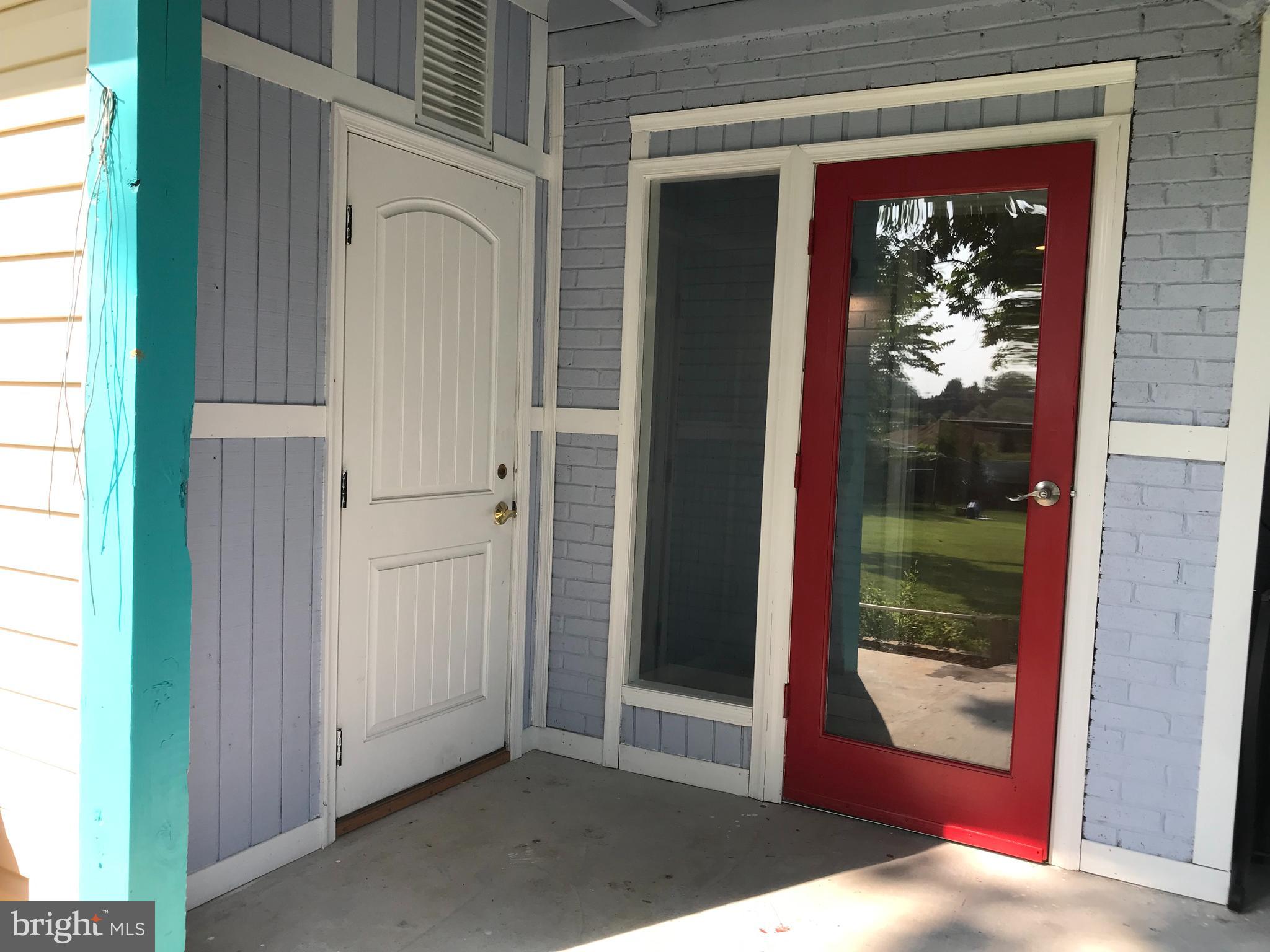 FAIRFAX ACRES - Residential Lease