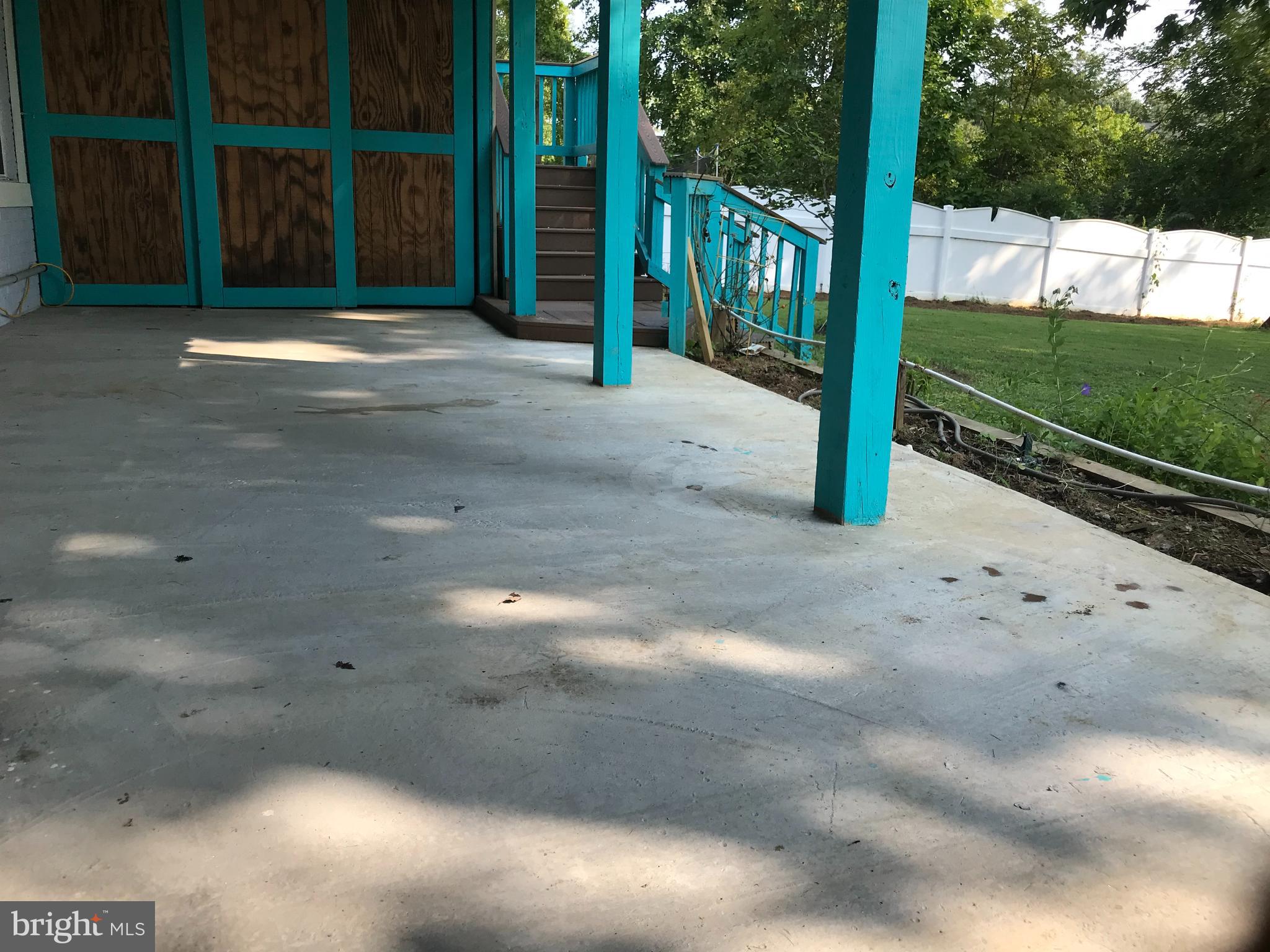 FAIRFAX ACRES - Residential Lease