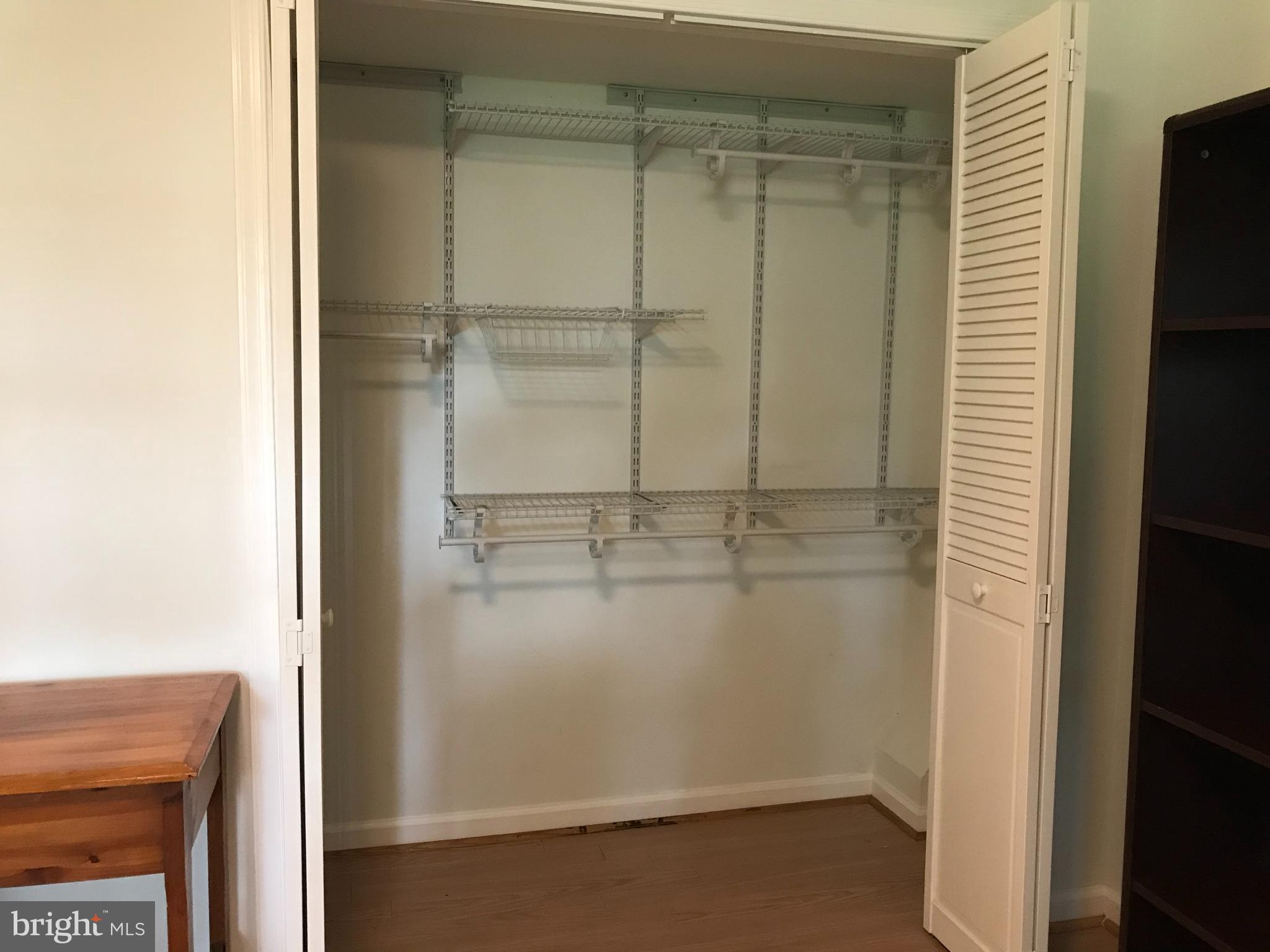 FAIRFAX ACRES - Residential Lease