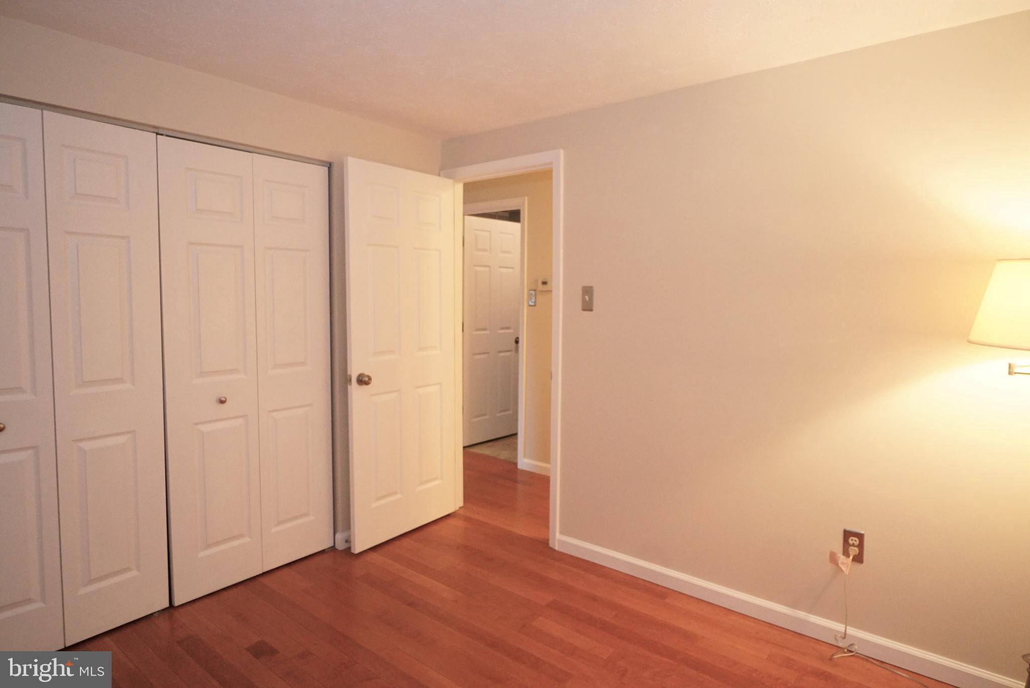 KNOLLS AT NORTH LAKE CONDOMINIUM - Residential Lease