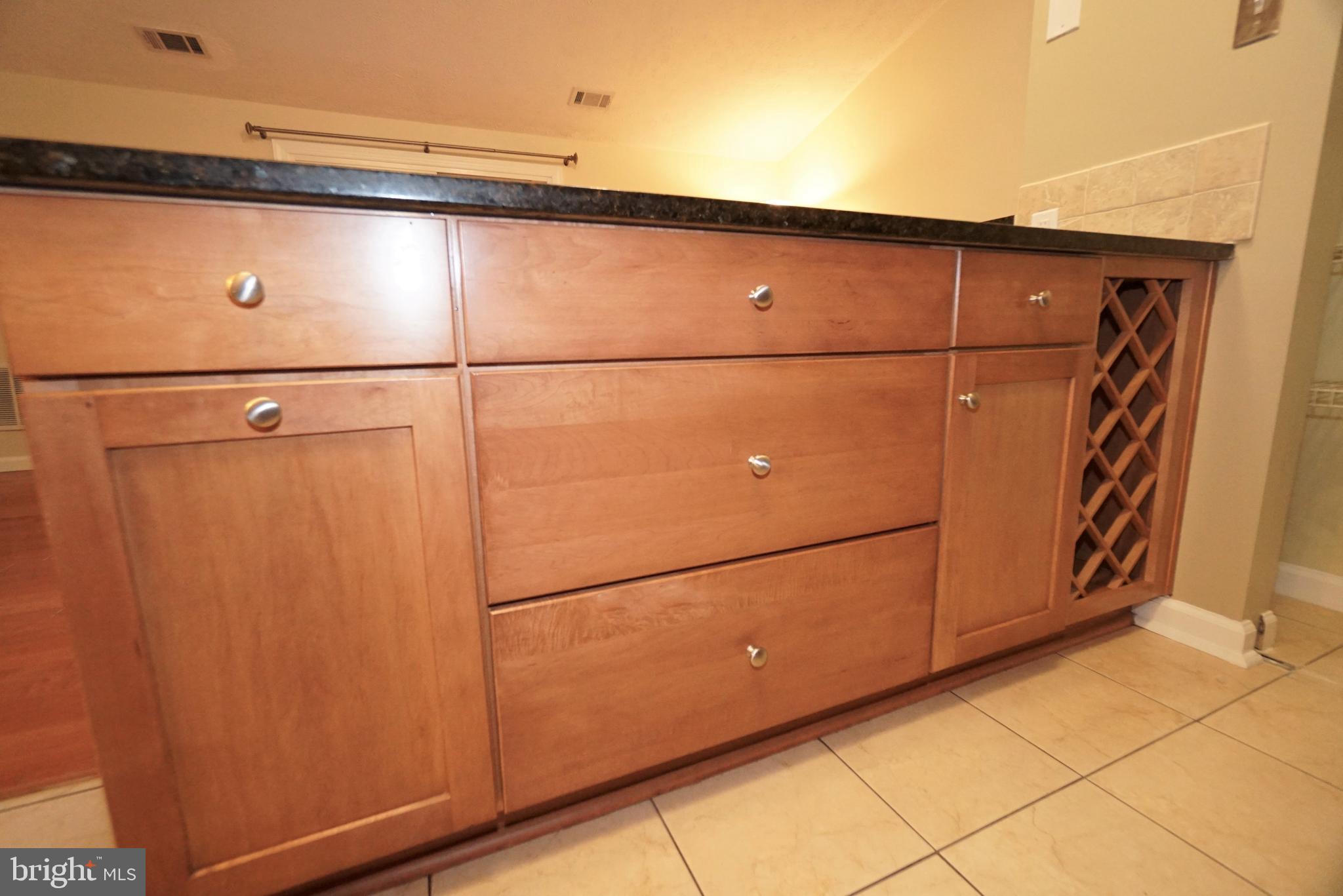 KNOLLS AT NORTH LAKE CONDOMINIUM - Residential Lease