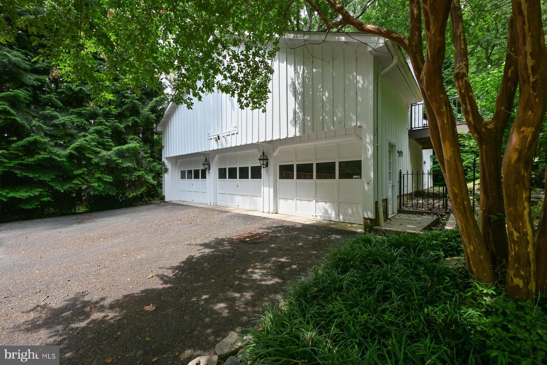 11210 OLD CARRIAGE ROAD