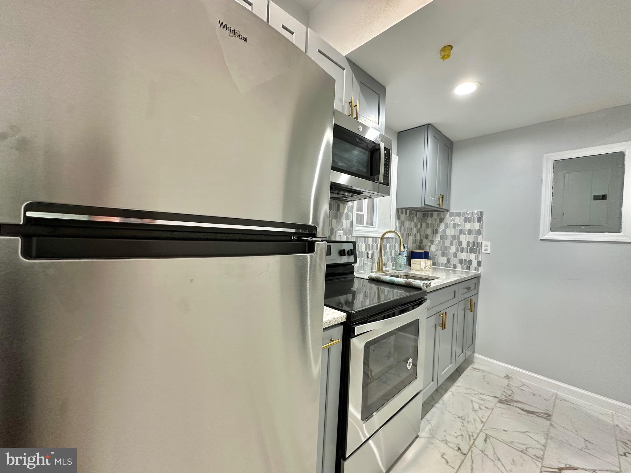 PHILADELPHIA (NORTH) - Residential Lease