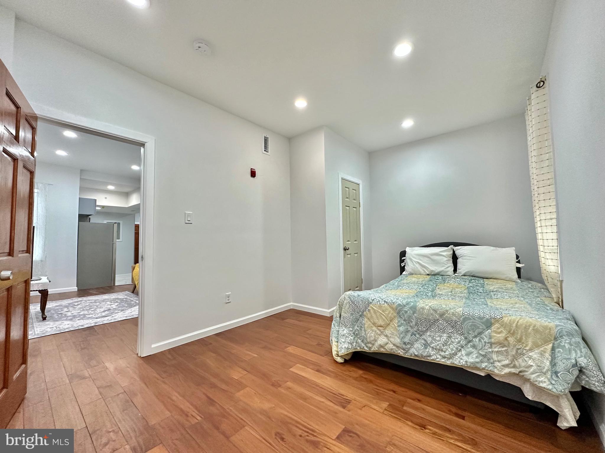 PHILADELPHIA (NORTH) - Residential Lease