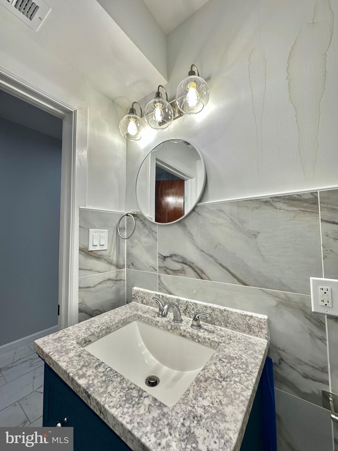 PHILADELPHIA (NORTH) - Residential Lease