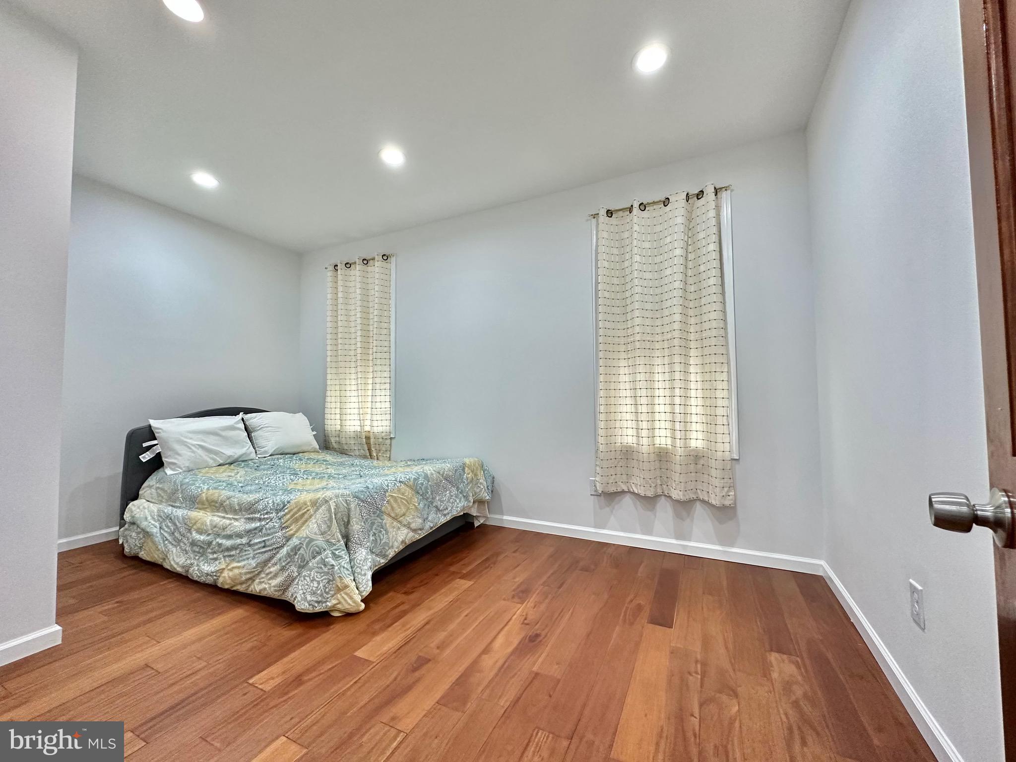 PHILADELPHIA (NORTH) - Residential Lease