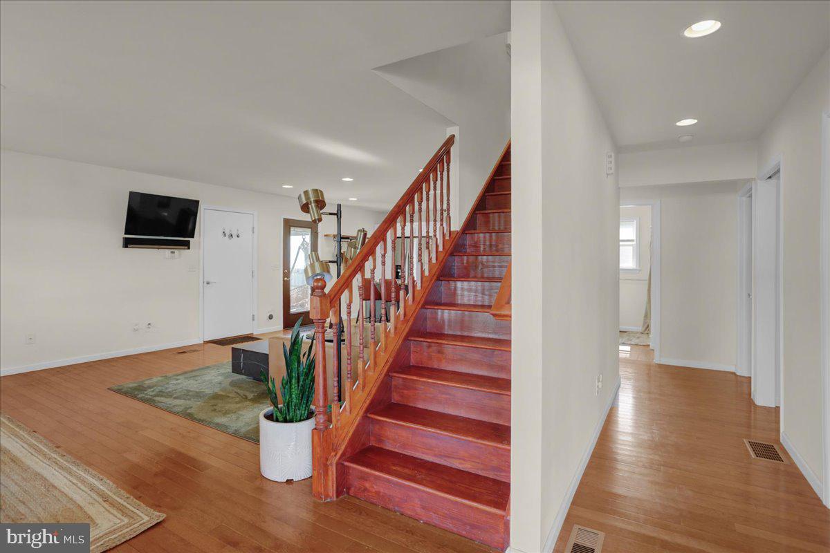 5 ELM AVENUE