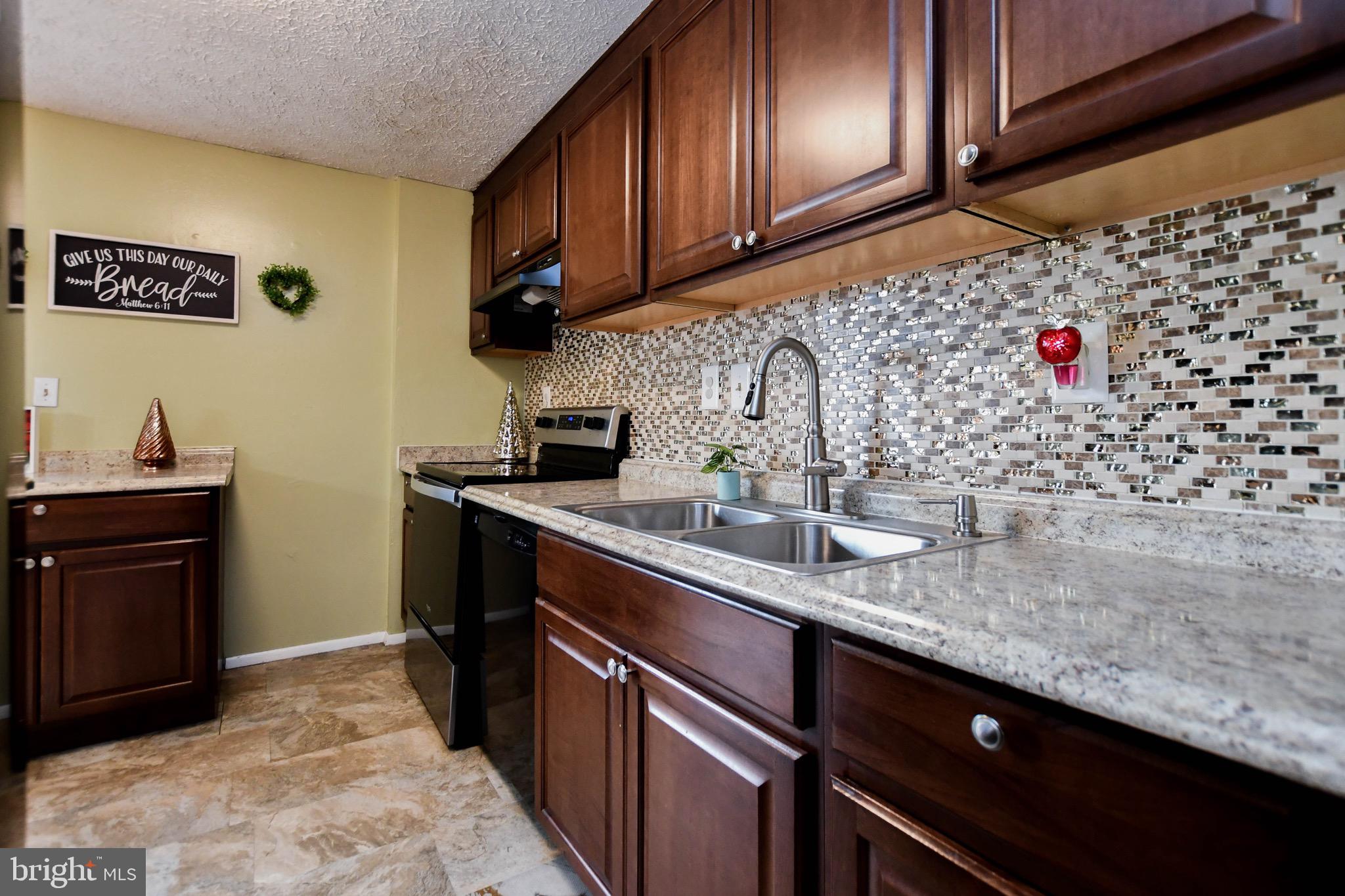 WILLOW HILLS - Residential