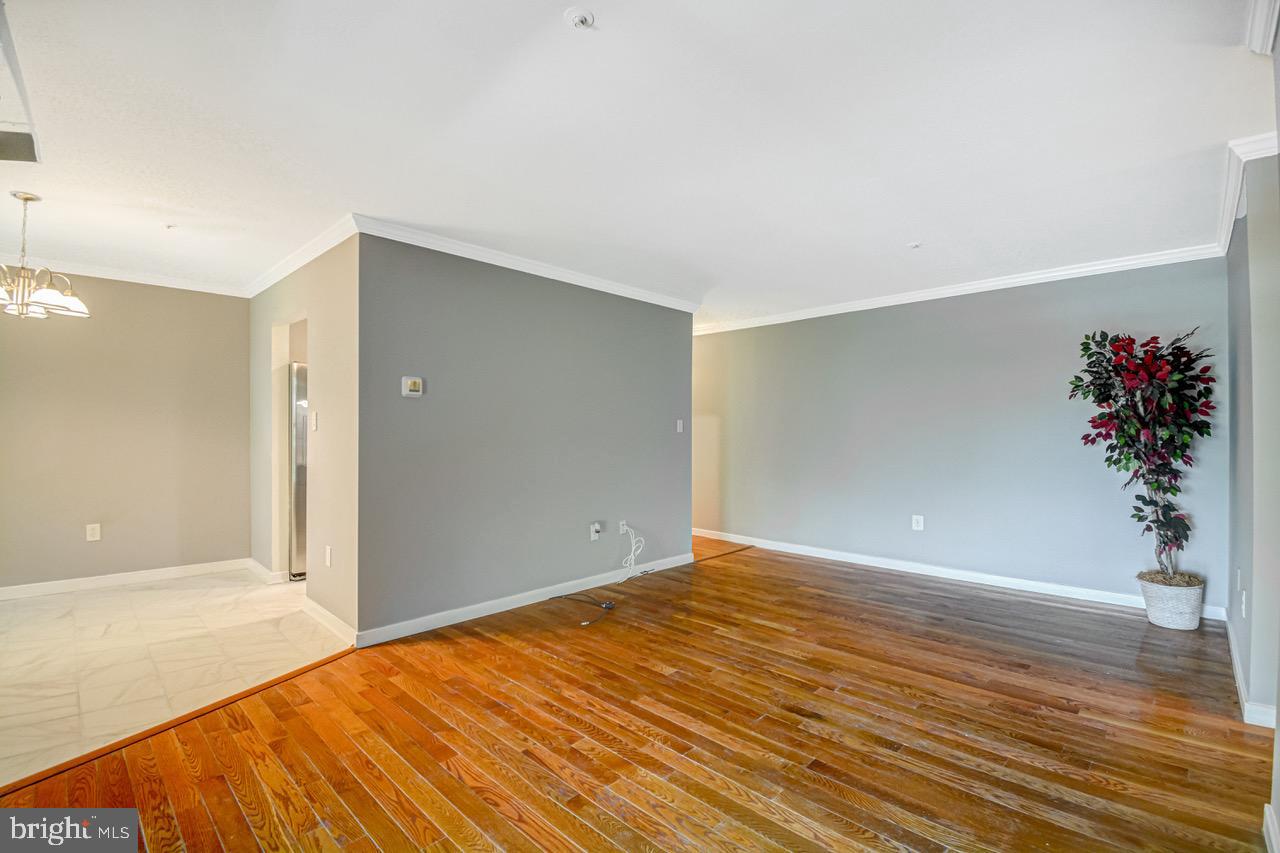 FLOWER HILL - Residential