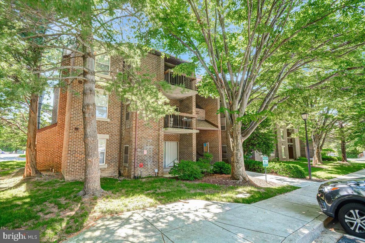 FLOWER HILL - Residential