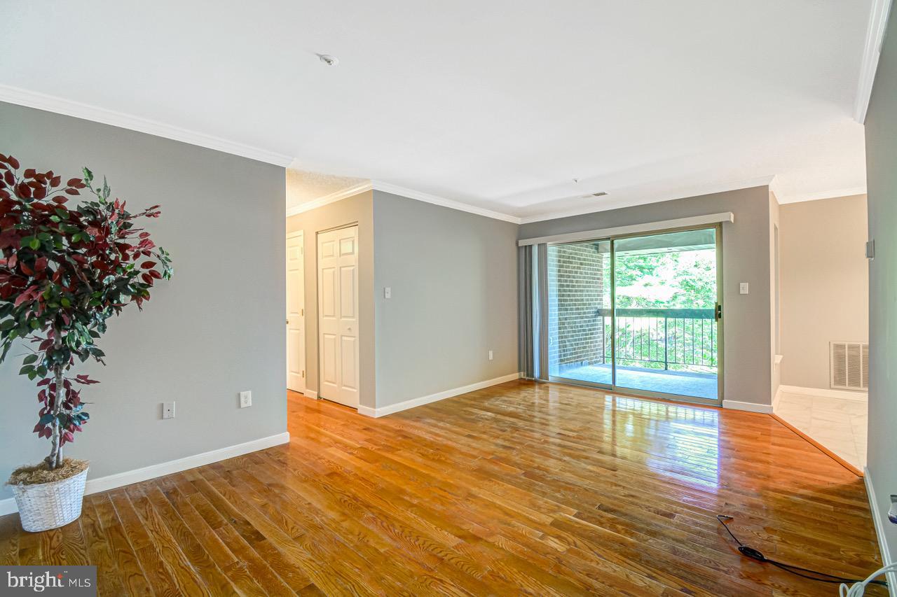 FLOWER HILL - Residential