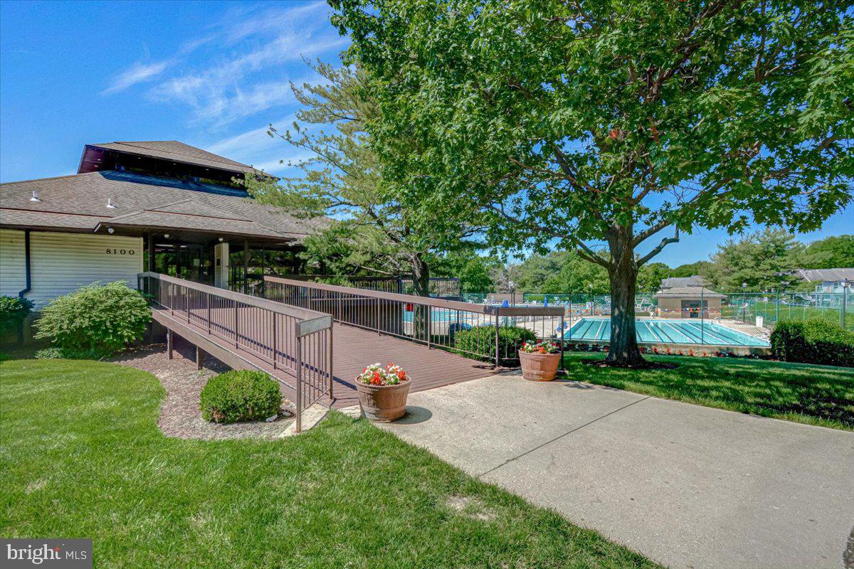 FLOWER HILL - Residential