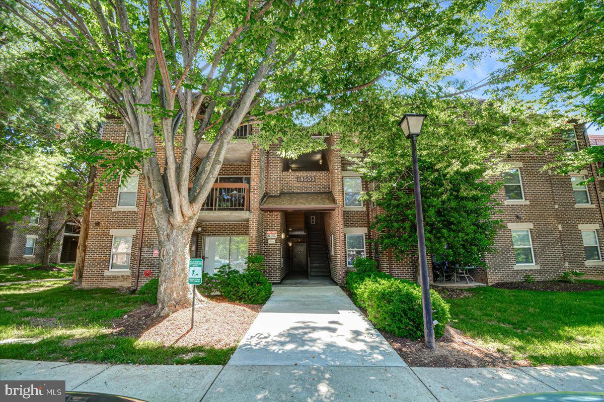 FLOWER HILL - Residential