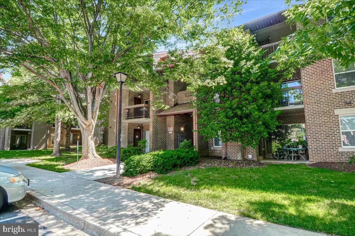 FLOWER HILL - Residential