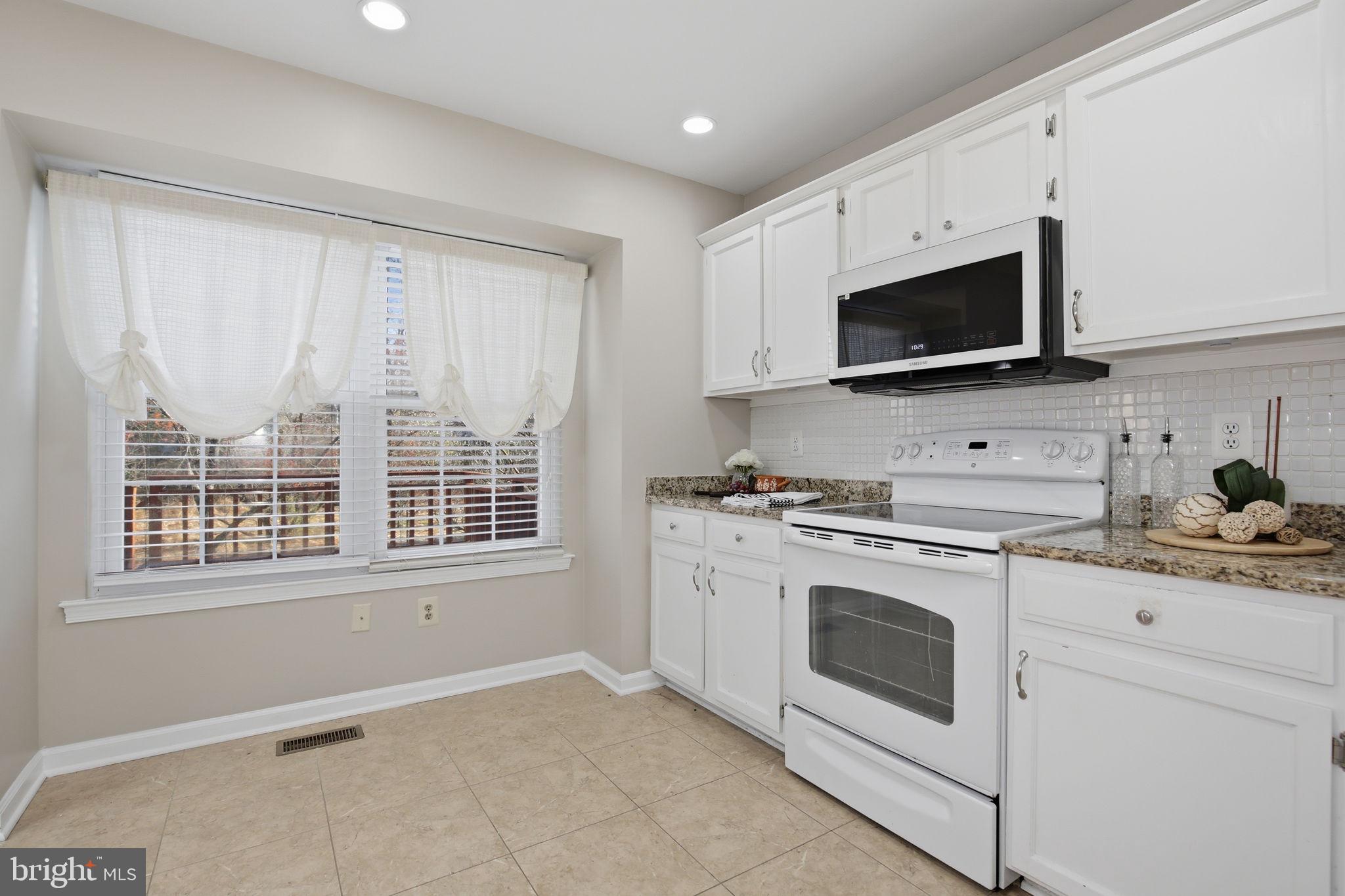 COUNTRYSIDE - Residential