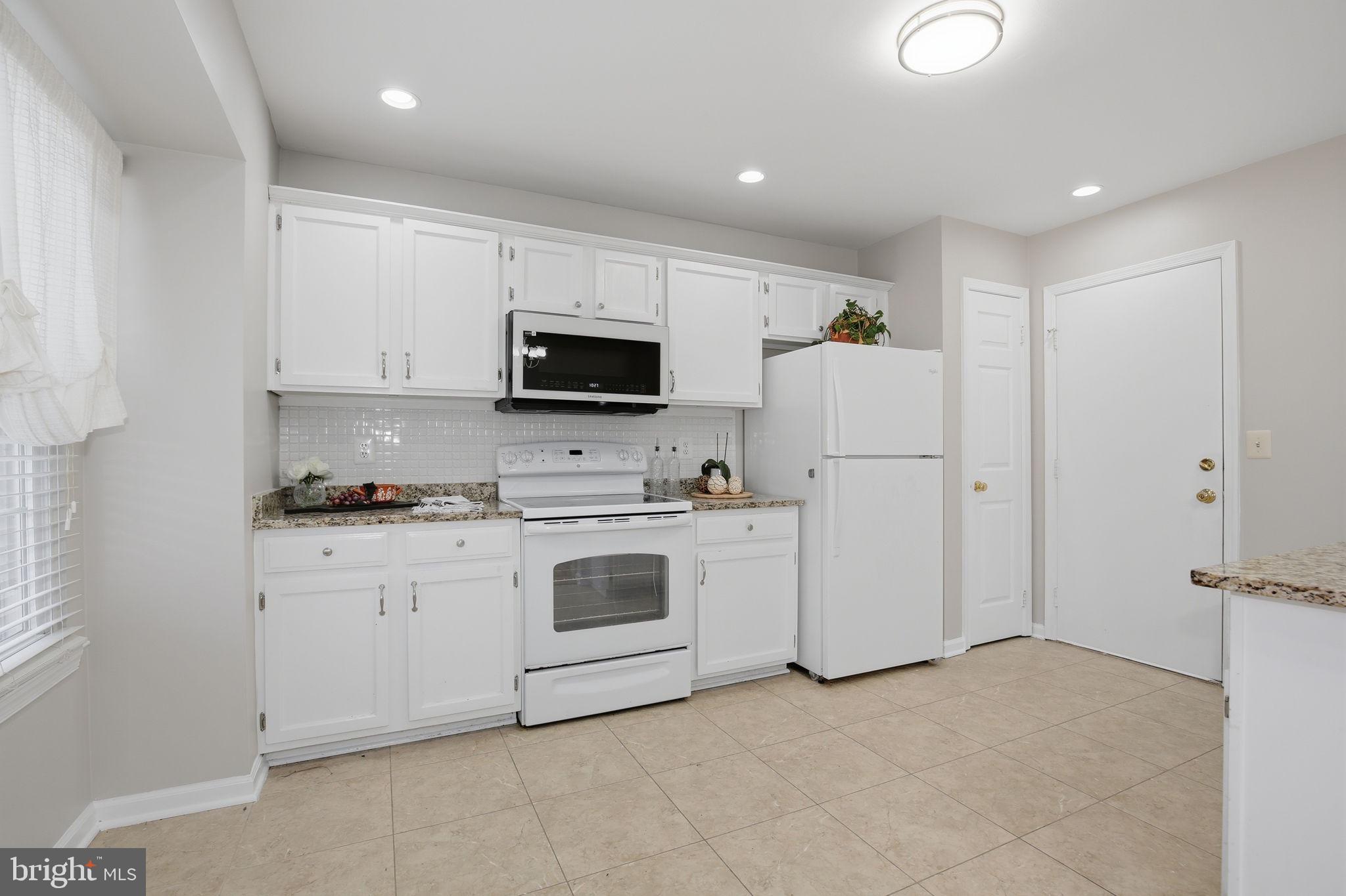 COUNTRYSIDE - Residential