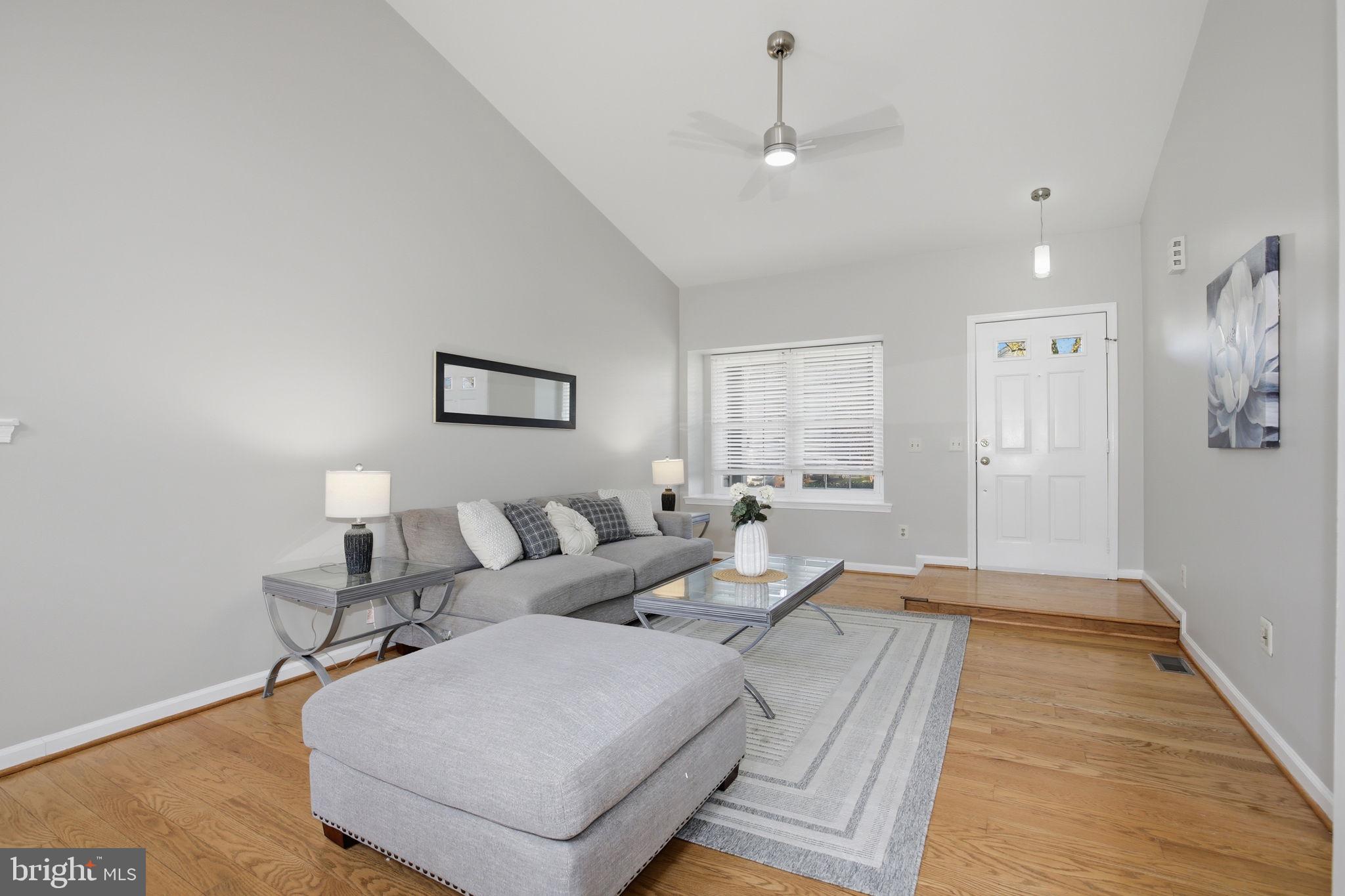 COUNTRYSIDE - Residential