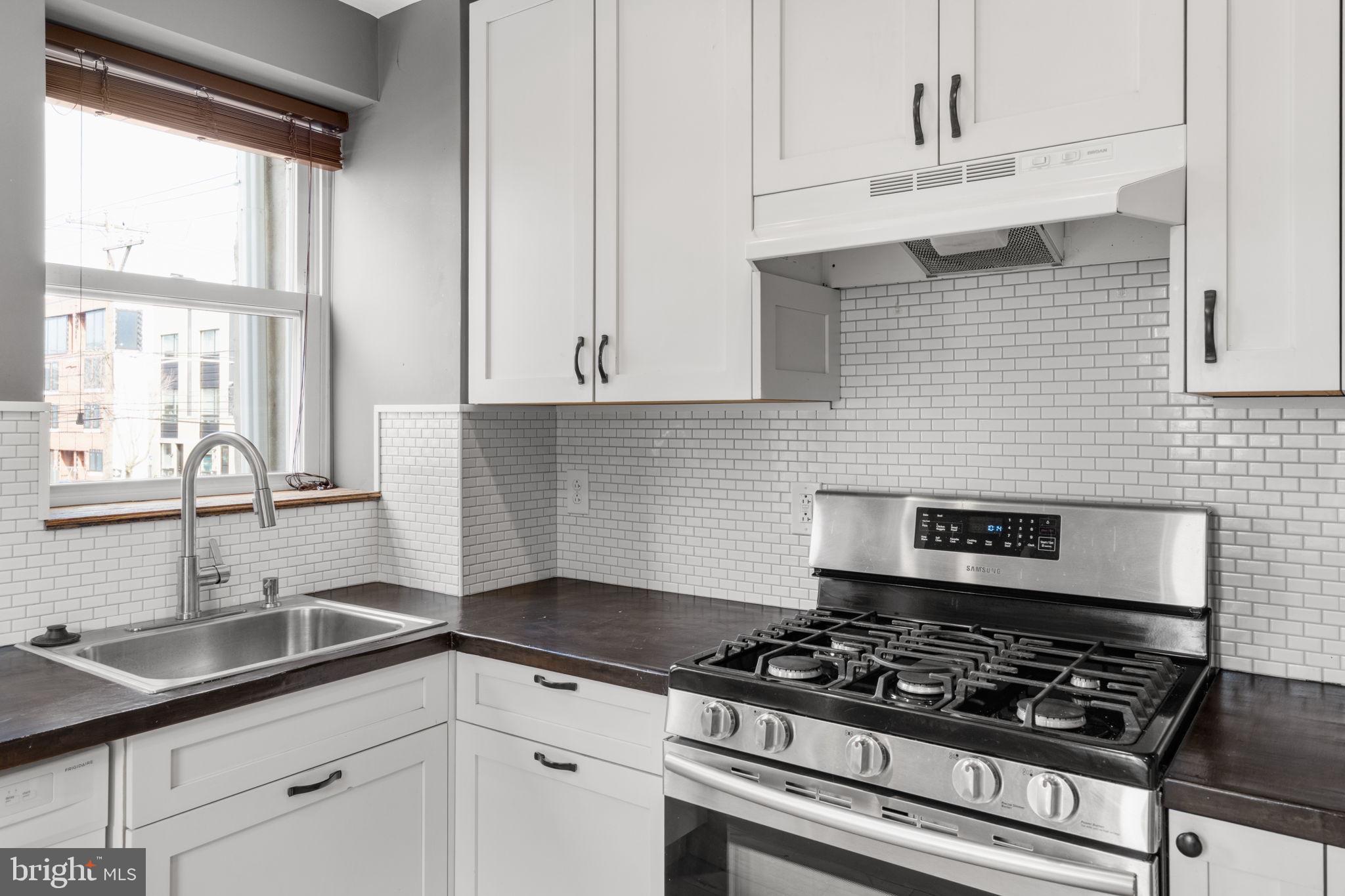 POINT BREEZE - Residential