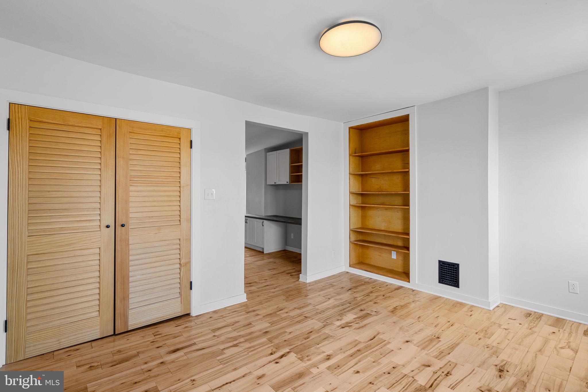 POINT BREEZE - Residential