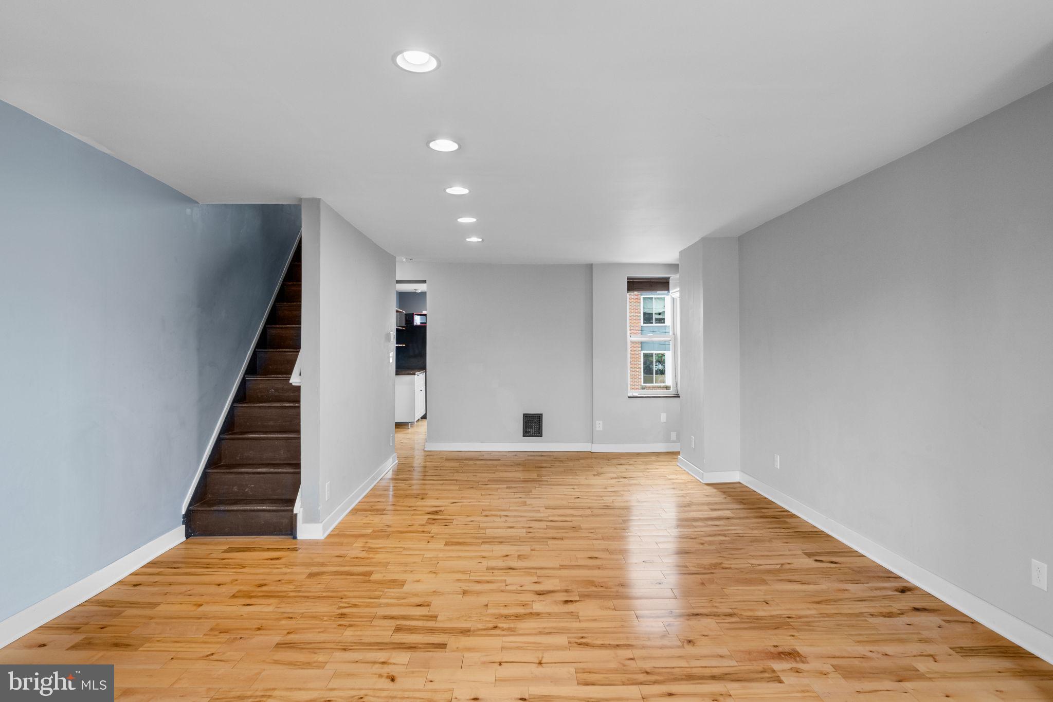 POINT BREEZE - Residential