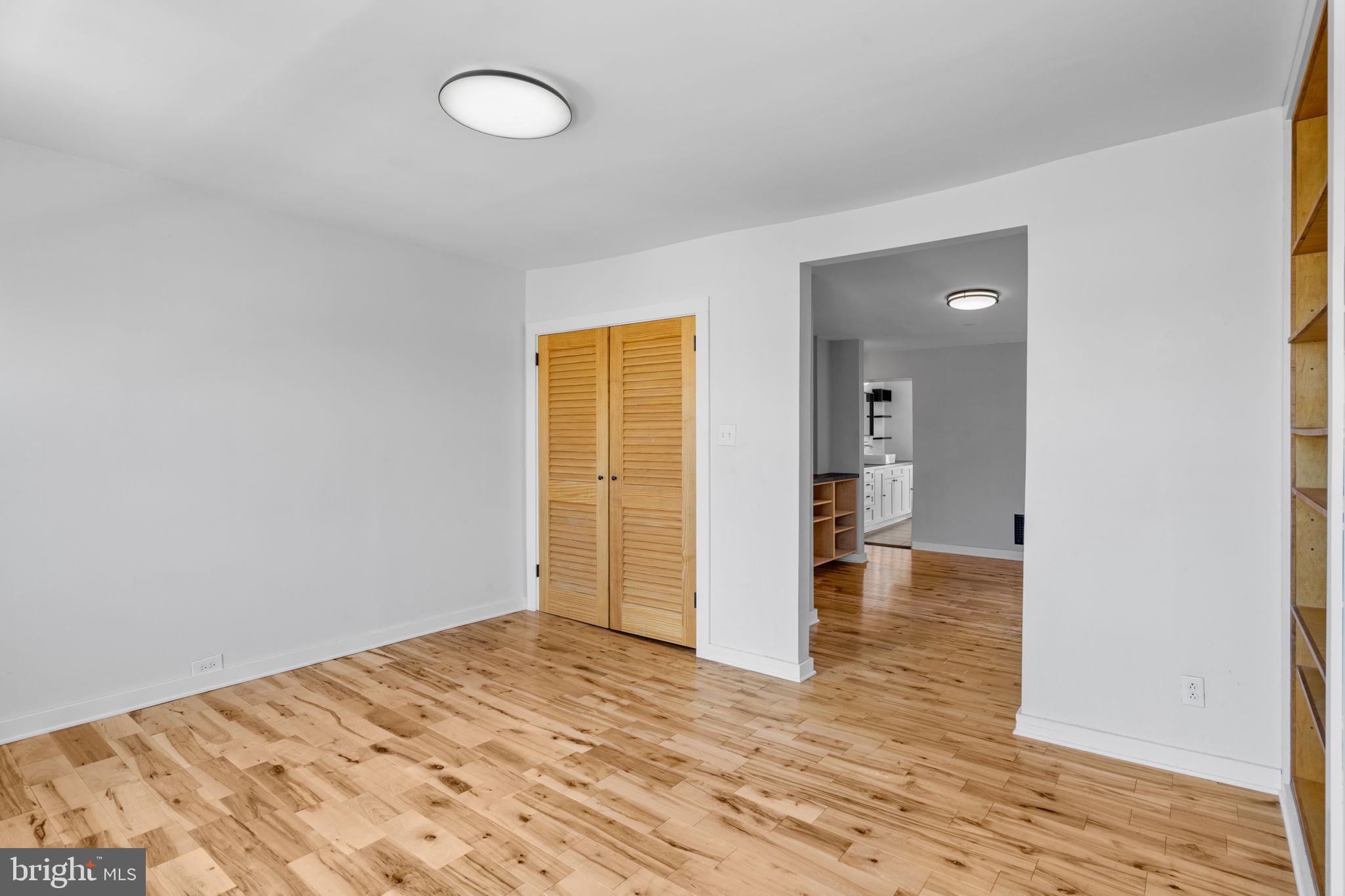 POINT BREEZE - Residential