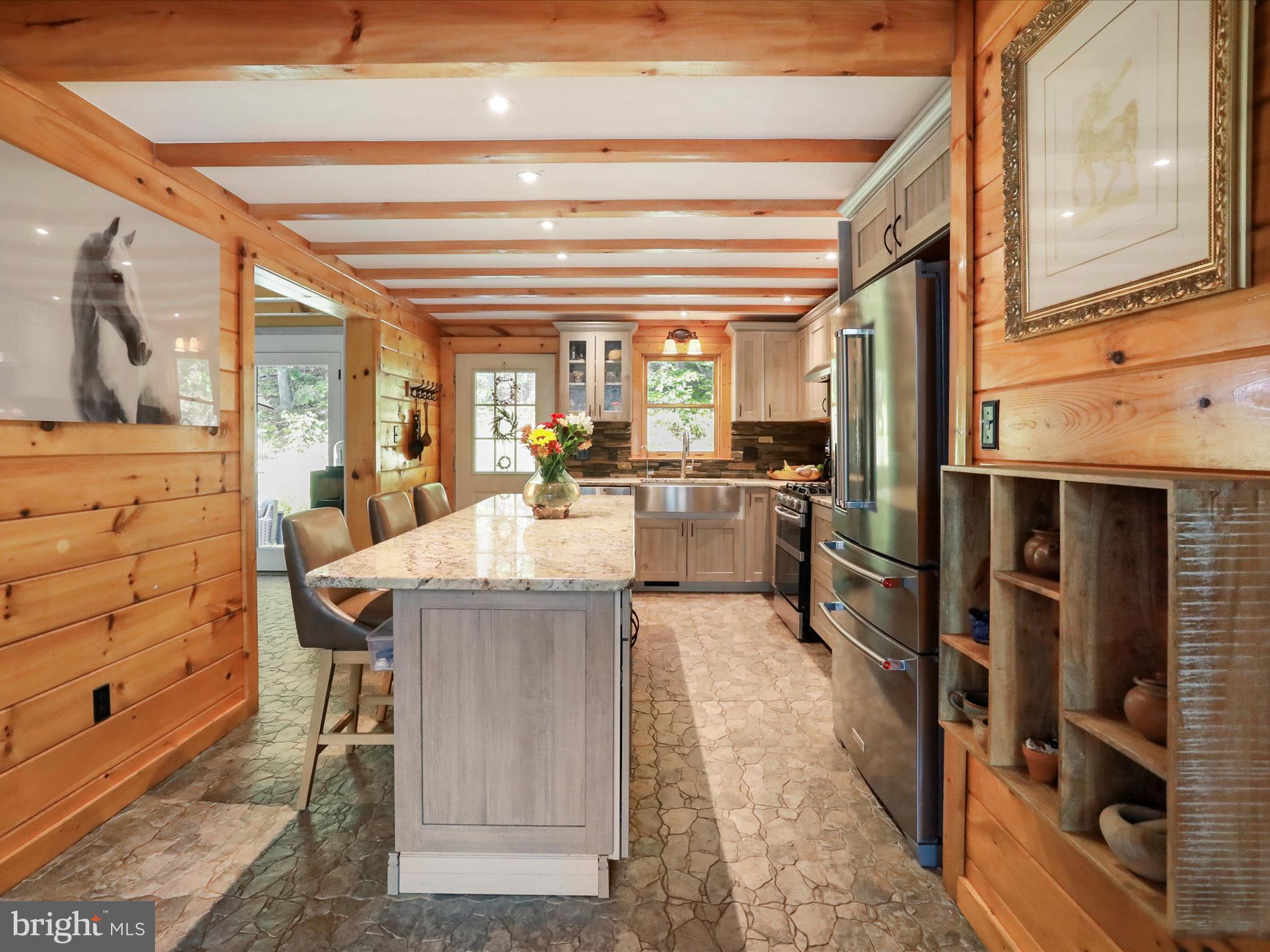 COUNTRY CREEK - Residential