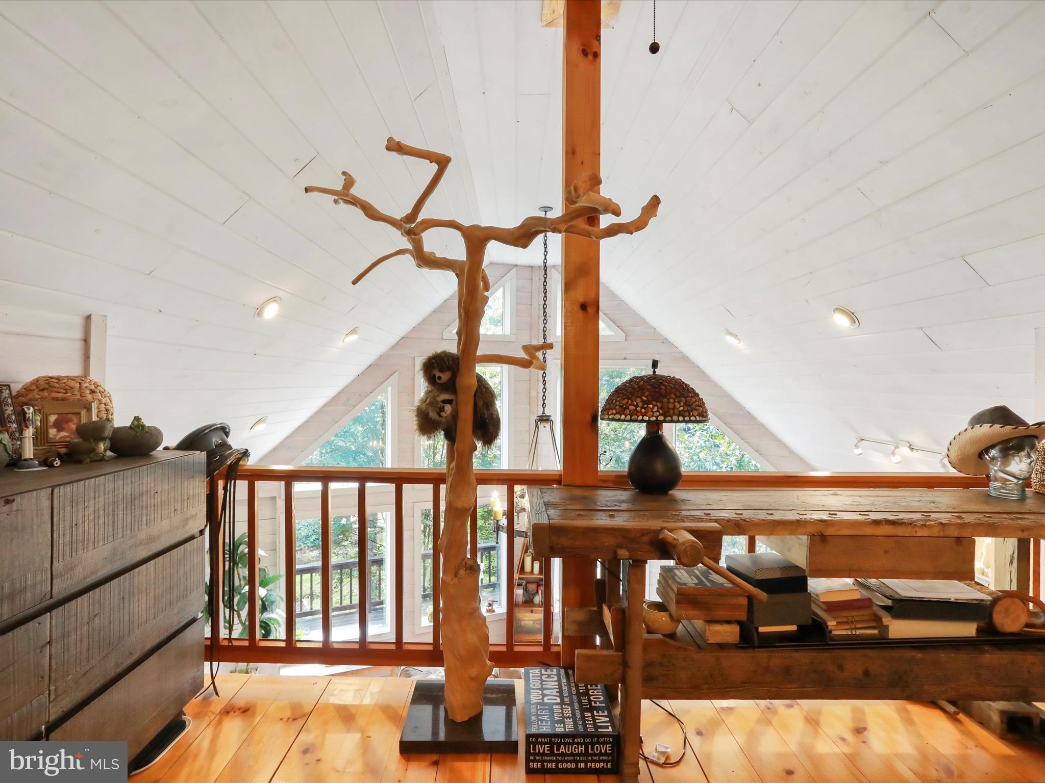 COUNTRY CREEK - Residential