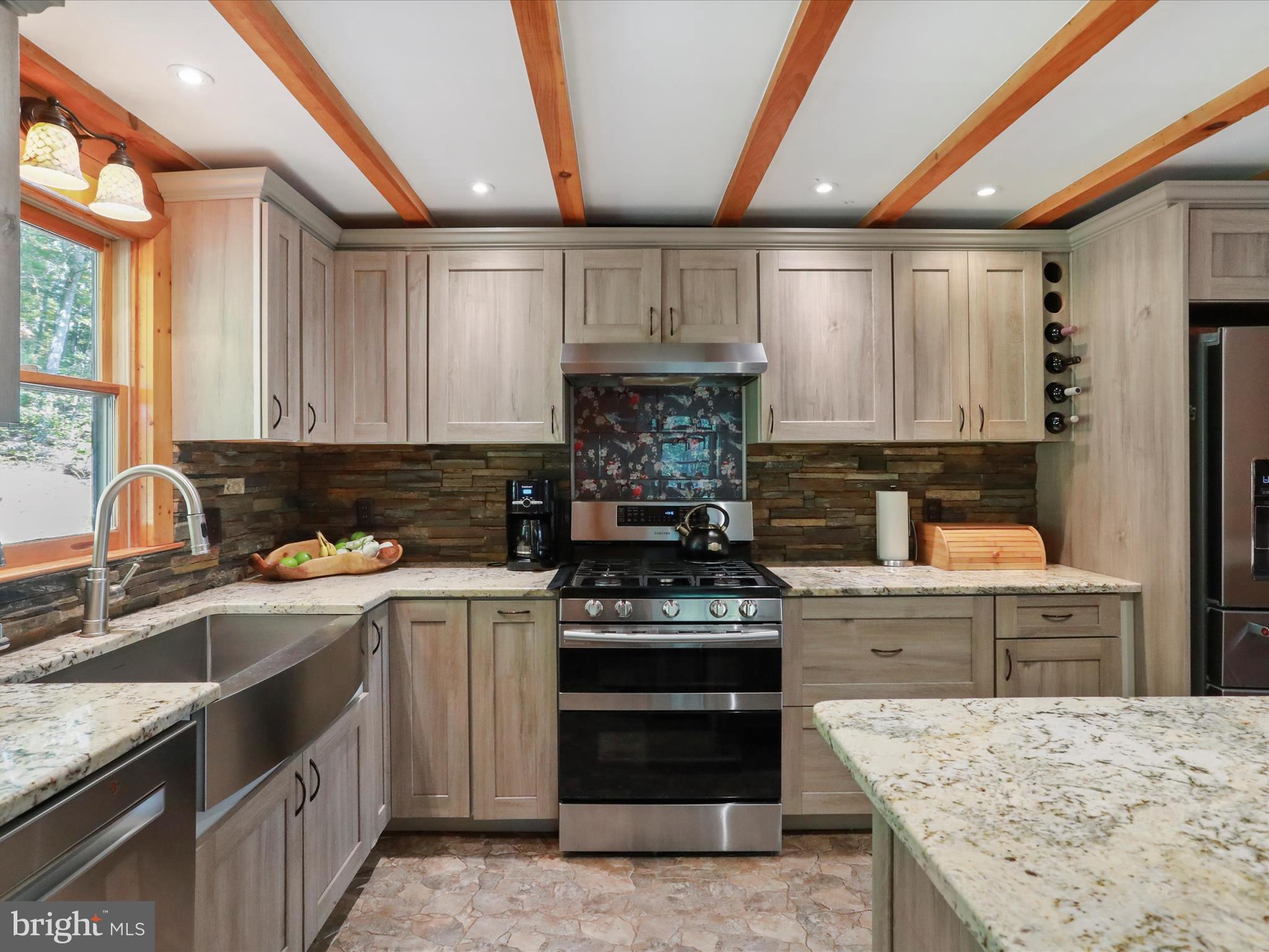 COUNTRY CREEK - Residential