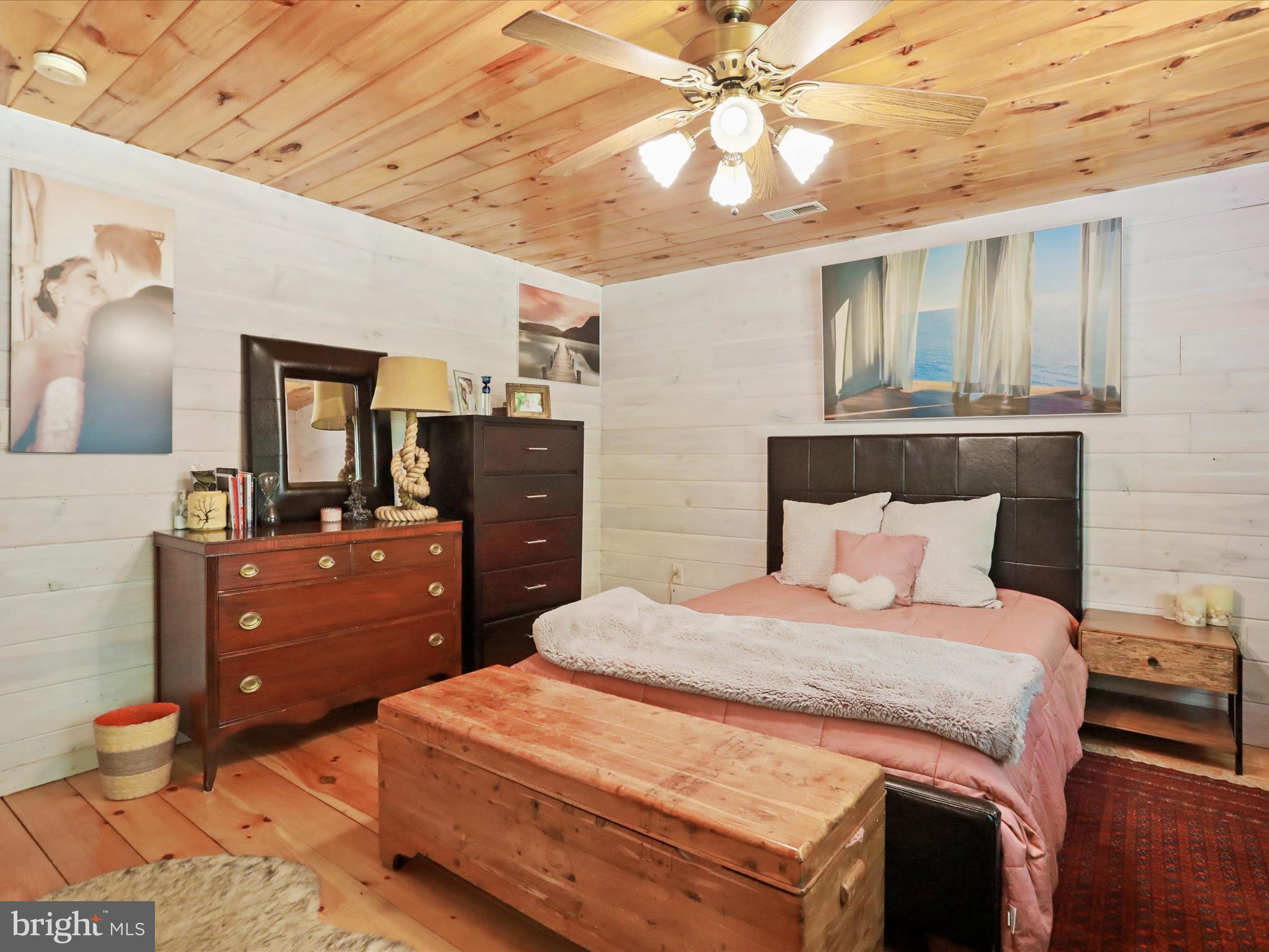 COUNTRY CREEK - Residential