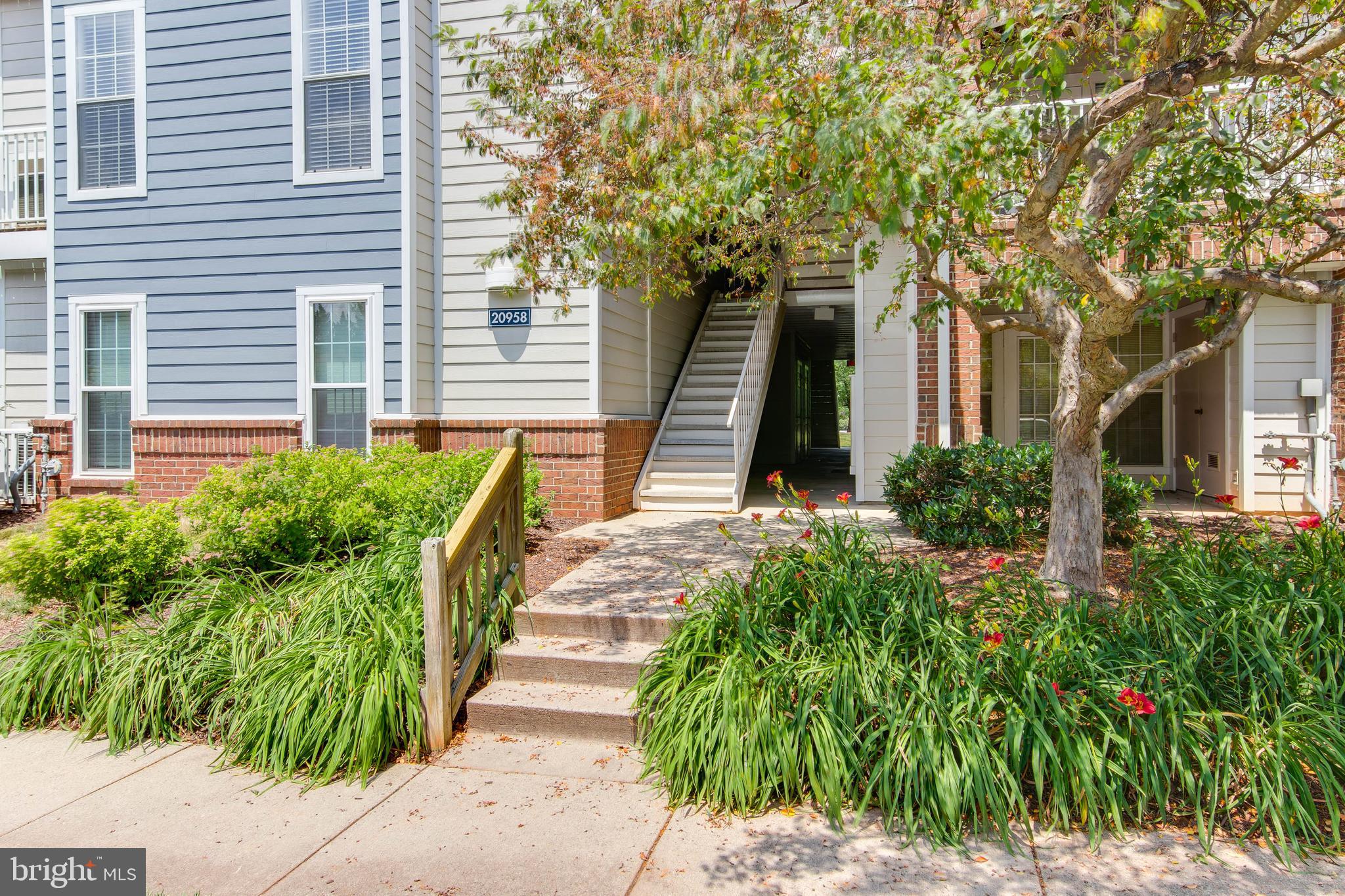 ASHBURN FARM - Residential Lease