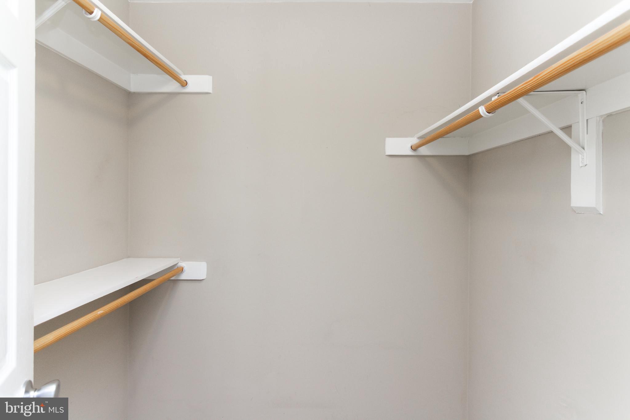 ASHBURN FARM - Residential Lease