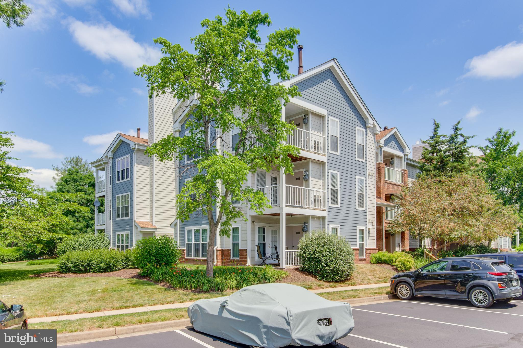 ASHBURN FARM - Residential Lease