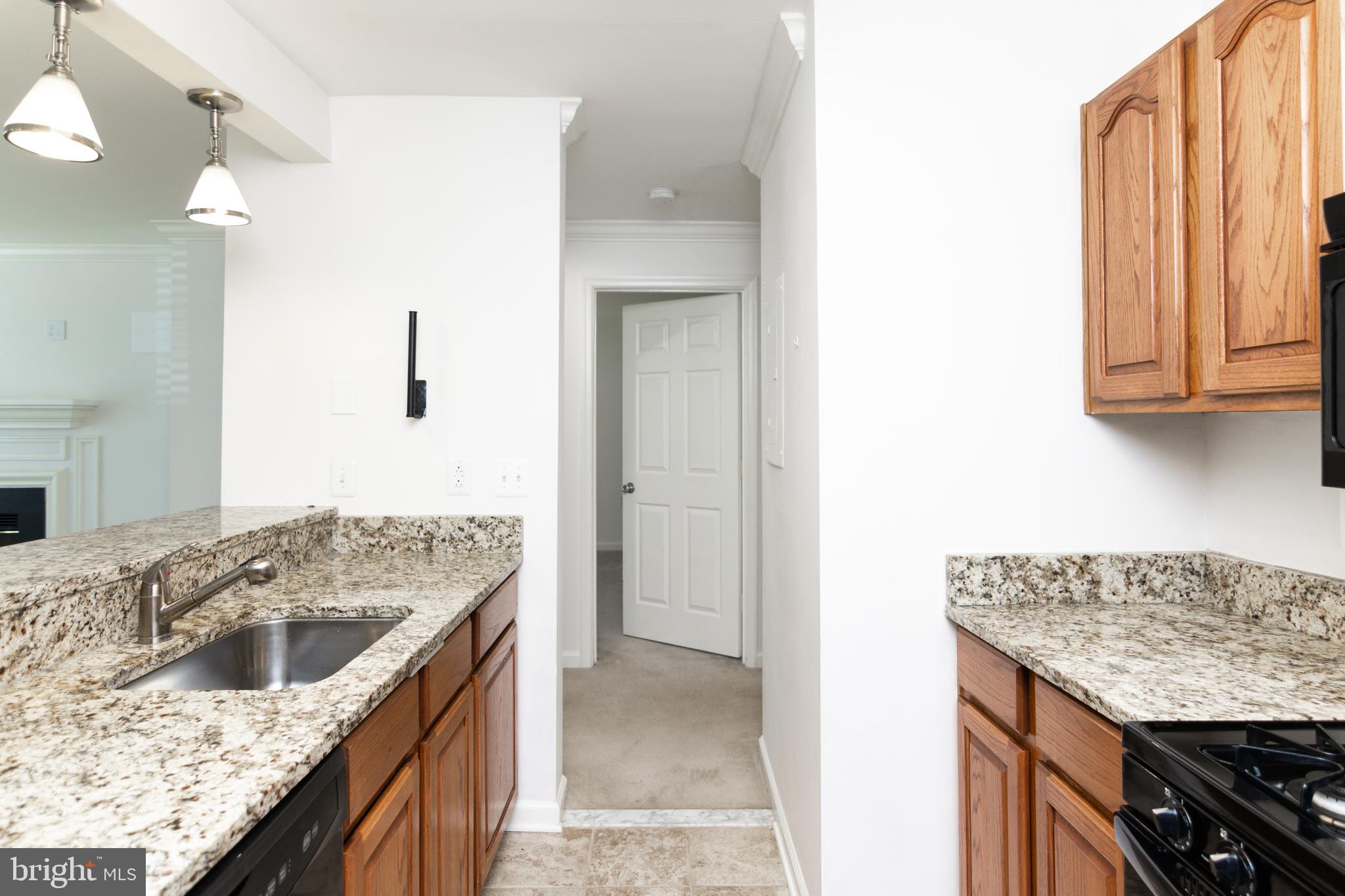 ASHBURN FARM - Residential Lease