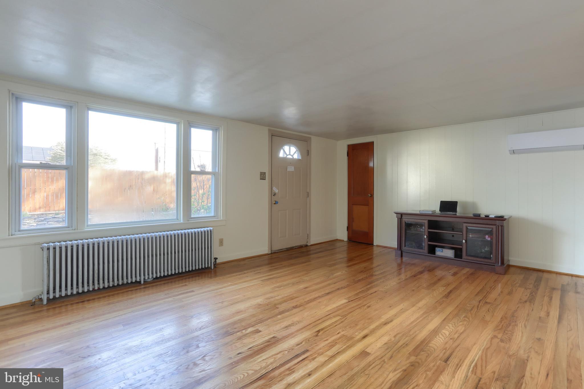 216 W UNION ALLEY