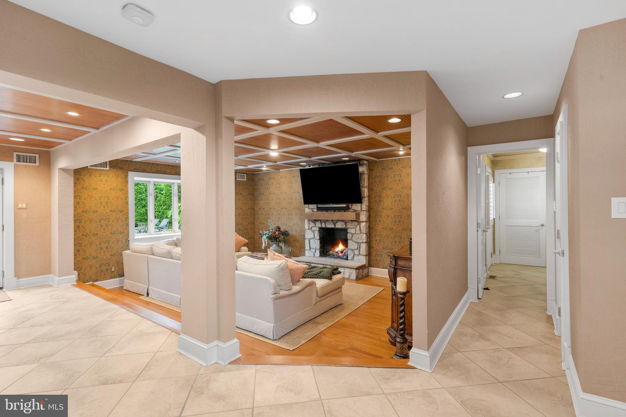 HOLLAND ACRES - Residential