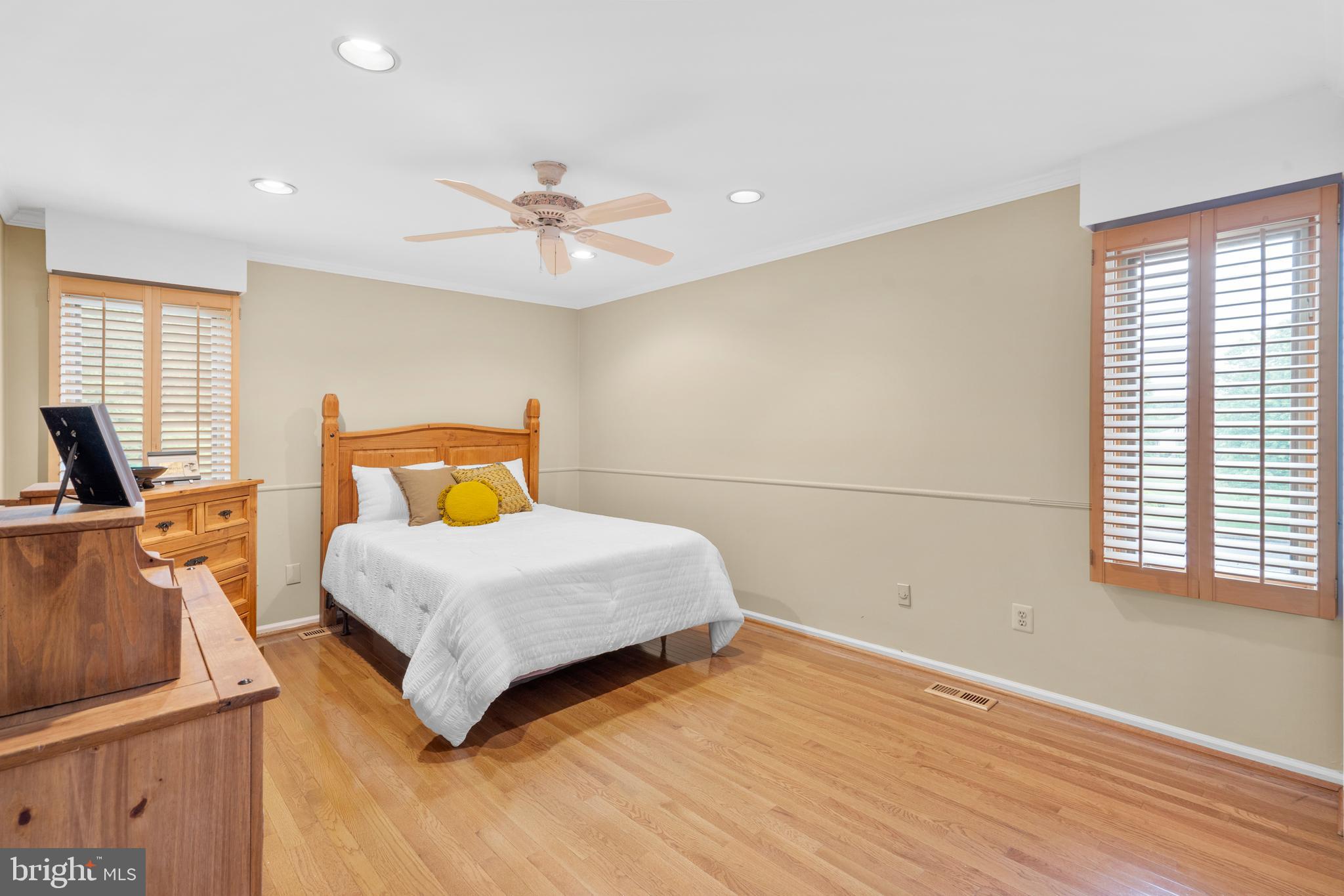 HOLLAND ACRES - Residential