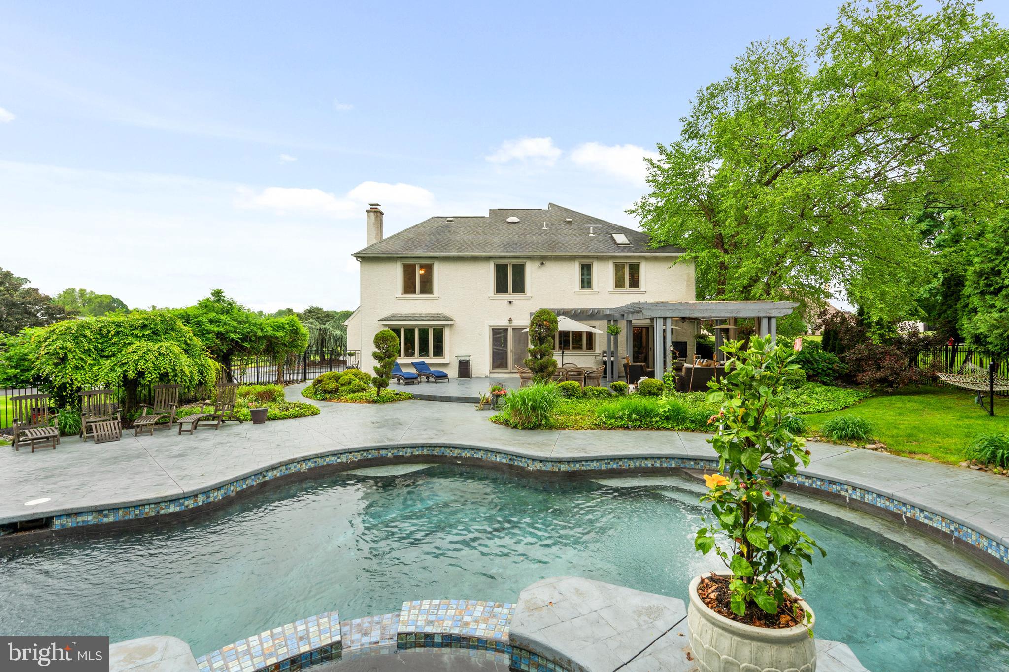 HOLLAND ACRES - Residential