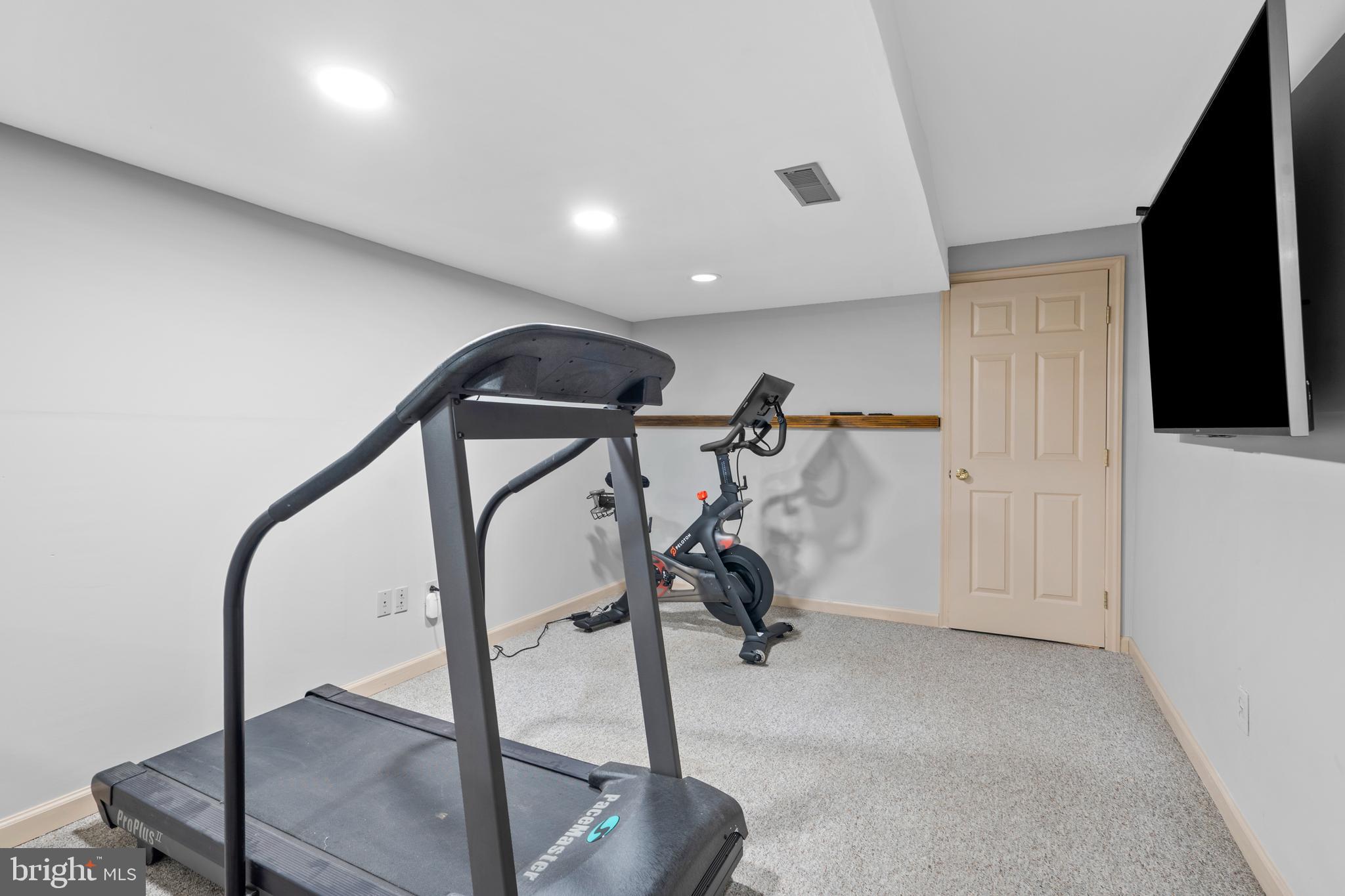 HOLLAND ACRES - Residential