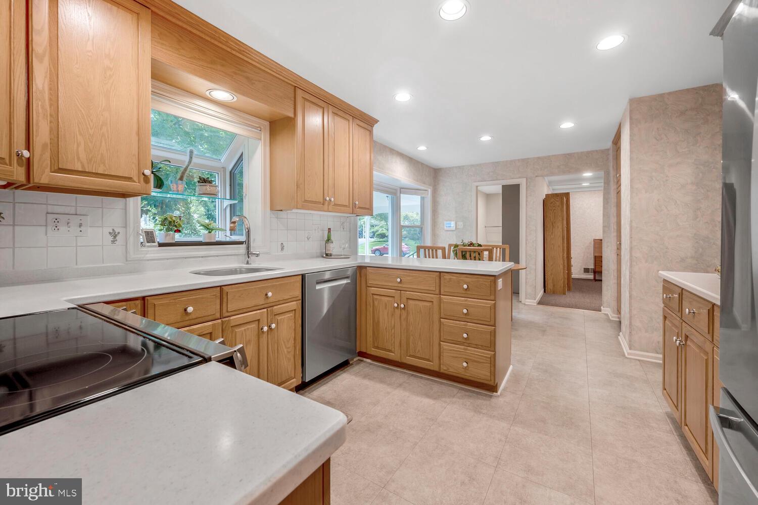 REGENCY ESTATES - Residential