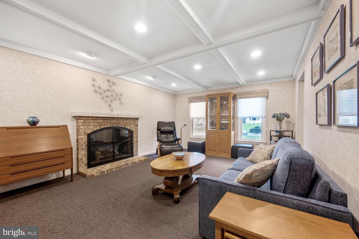 REGENCY ESTATES - Residential