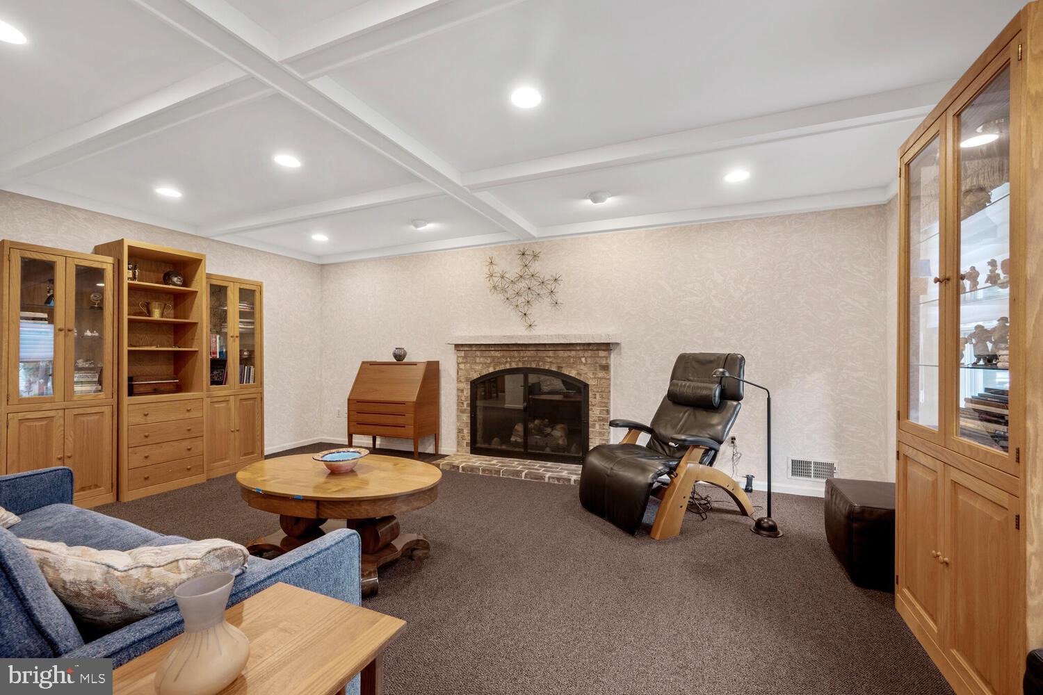 REGENCY ESTATES - Residential