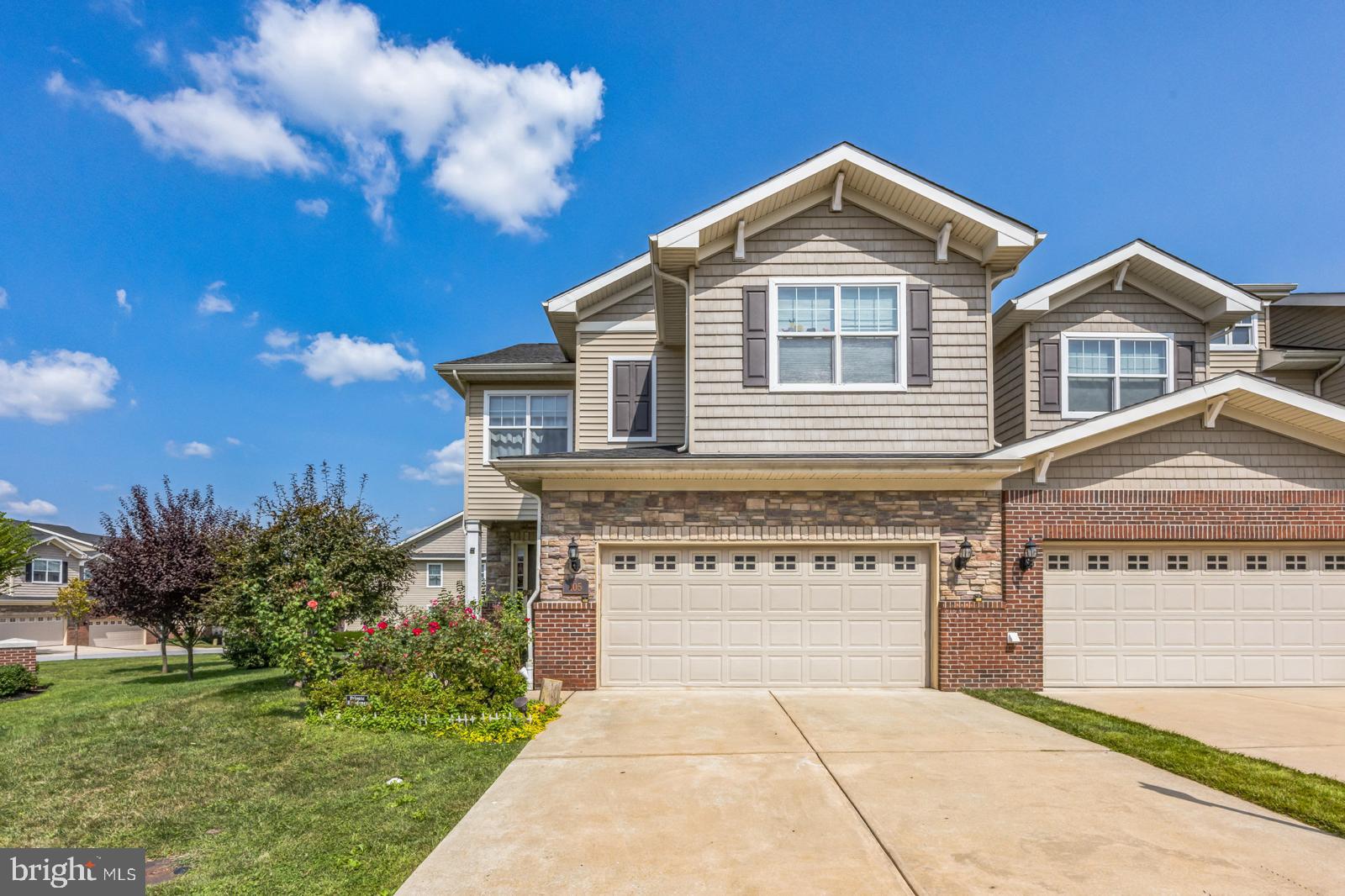 TOWN CENTRE CROSSING - Residential Lease