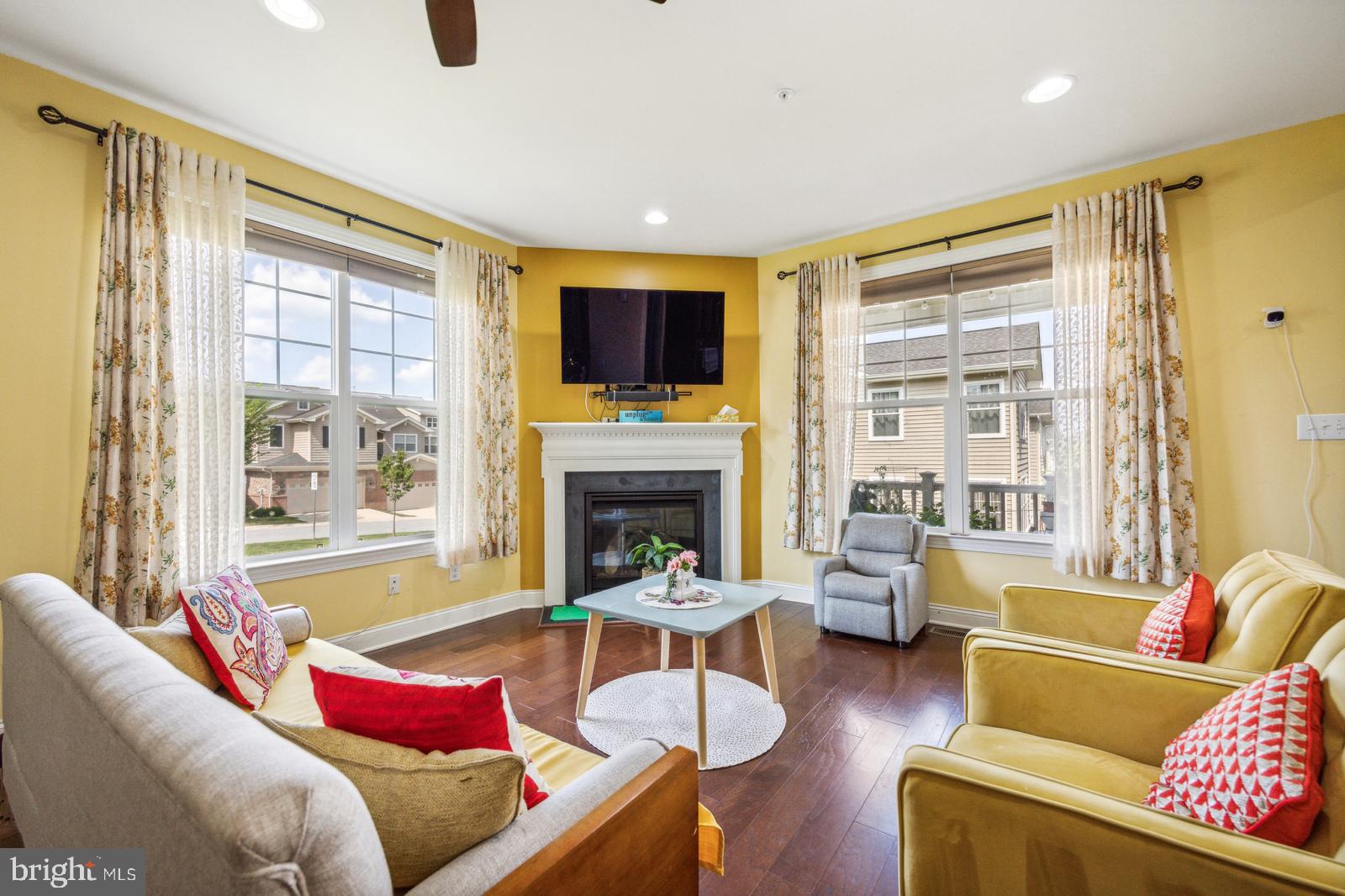 TOWN CENTRE CROSSING - Residential Lease