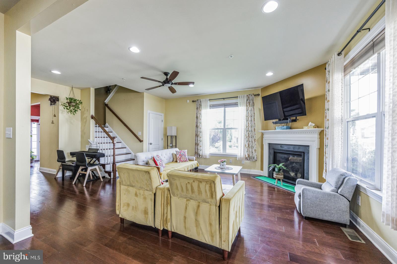 TOWN CENTRE CROSSING - Residential Lease