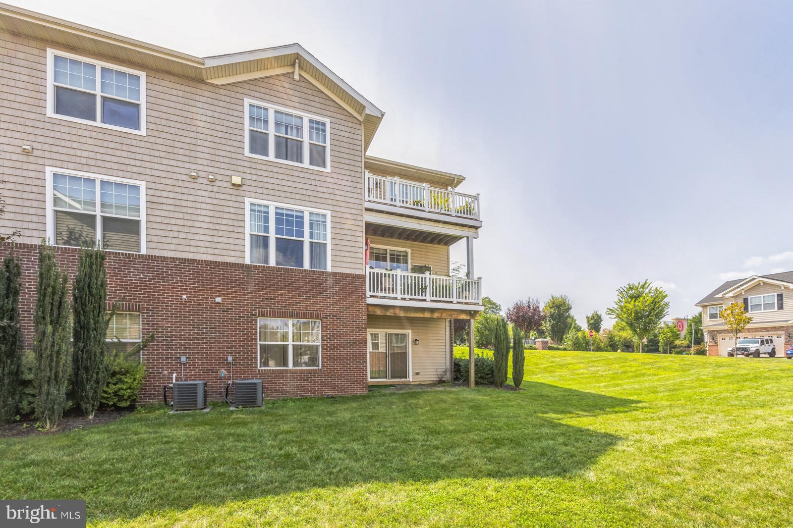 TOWN CENTRE CROSSING - Residential Lease