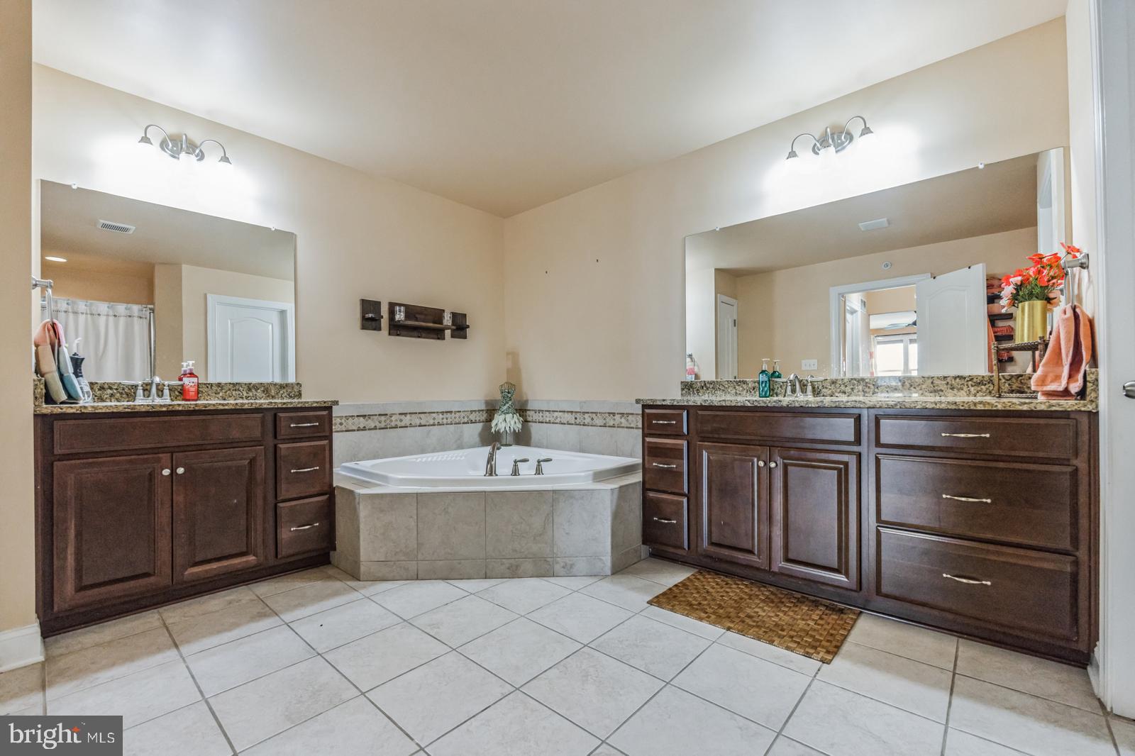 TOWN CENTRE CROSSING - Residential Lease