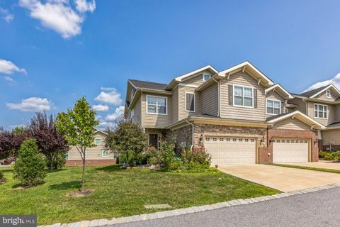 Photo of 105 Elton Farm Circle, GLEN MILLS, PA 19342 (MLS # PADE2103304)