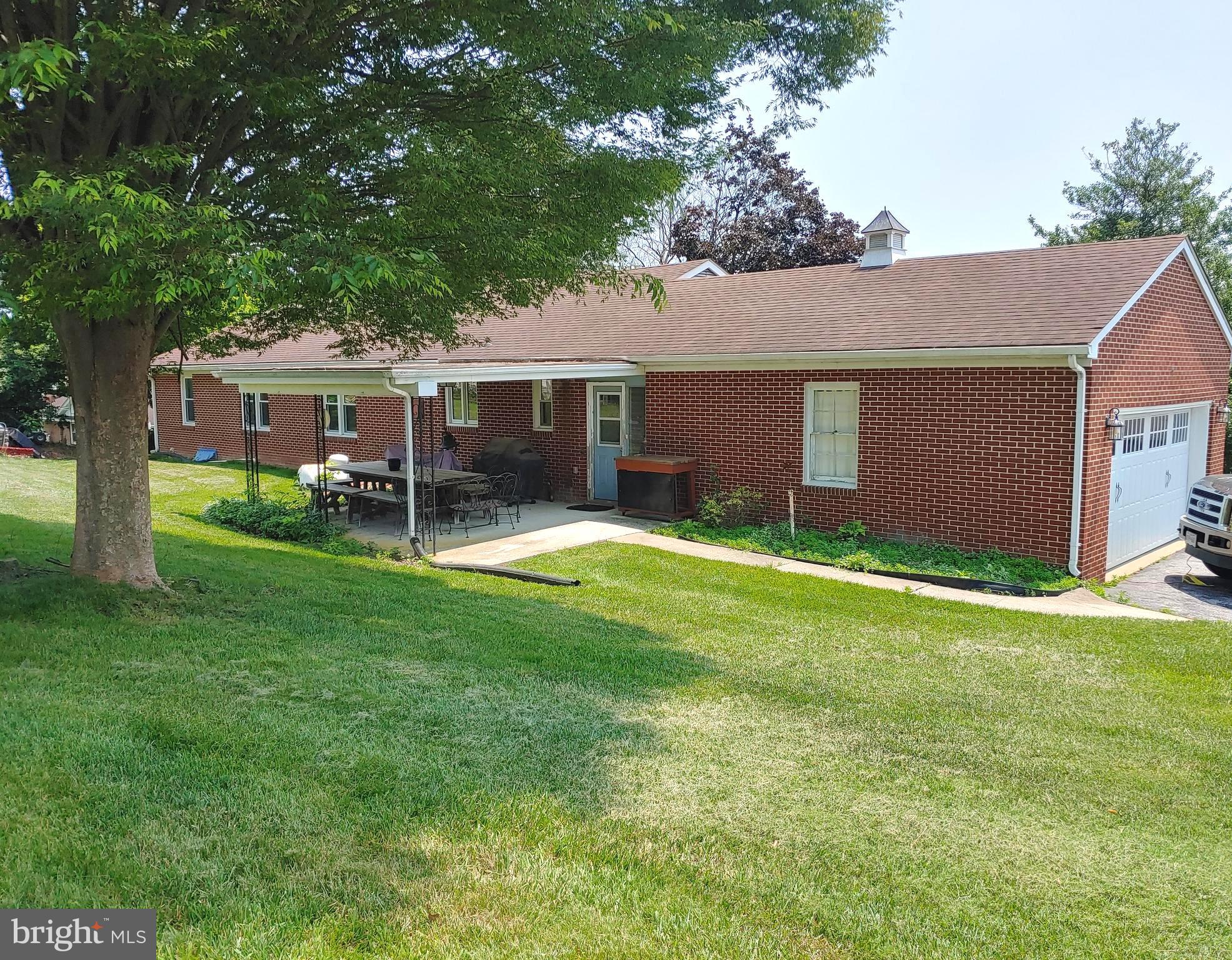 296 LAMBERT AVENUE