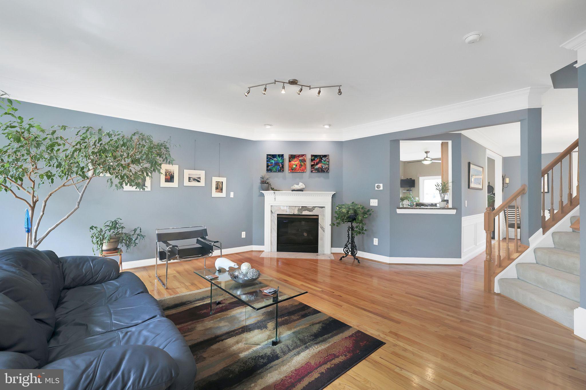 MEMORIAL HEIGHTS - Residential